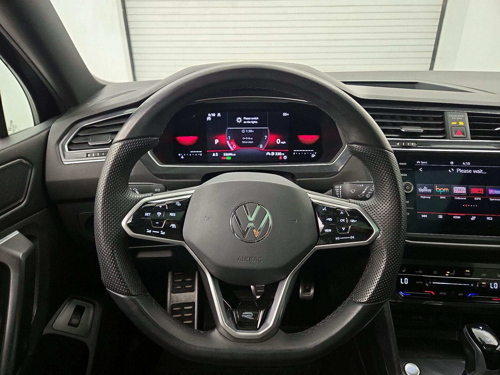 Thumbnail: 2022 Volkswagen Tiguan - 10