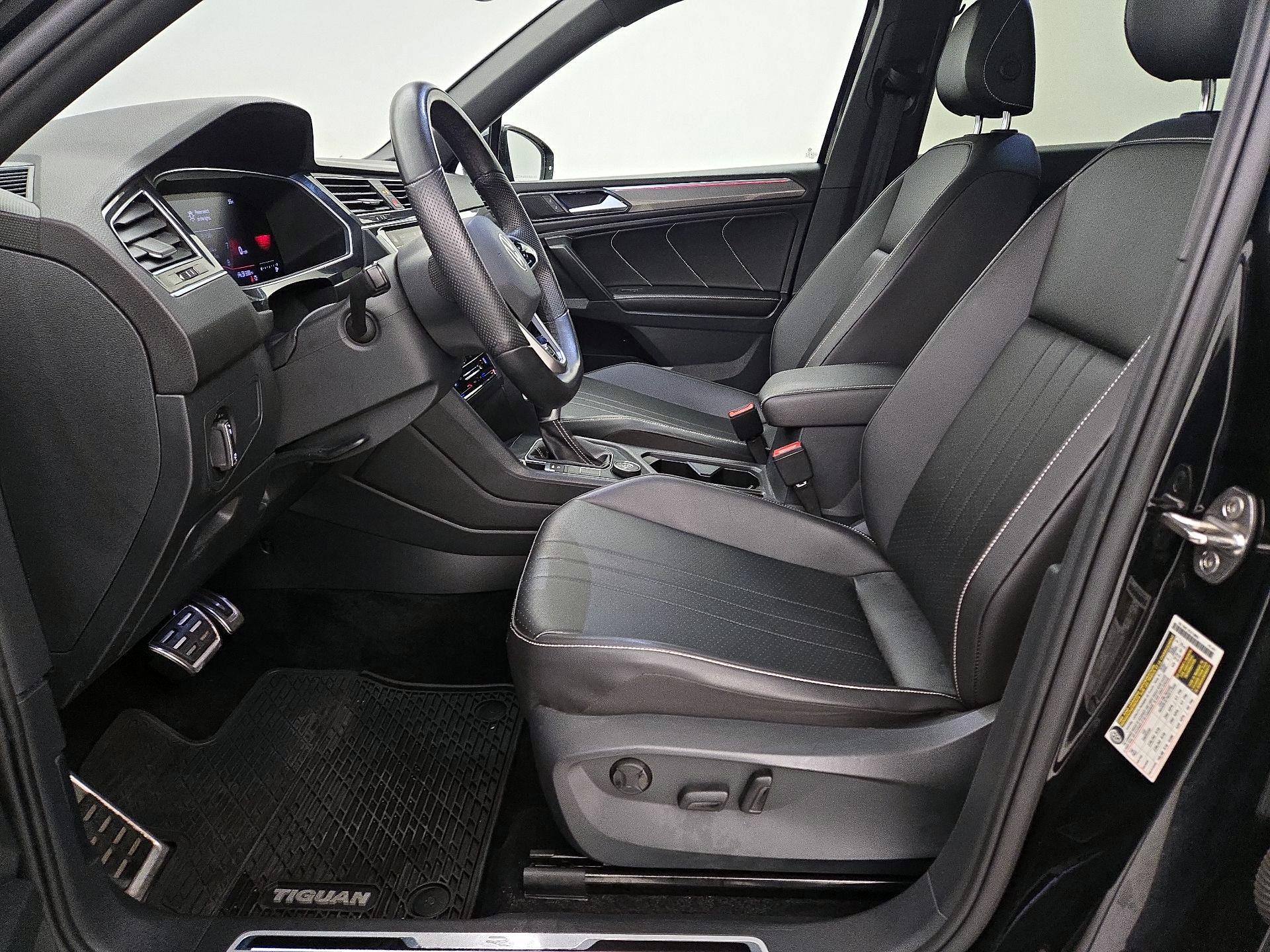 Thumbnail: 2022 Volkswagen Tiguan - 11