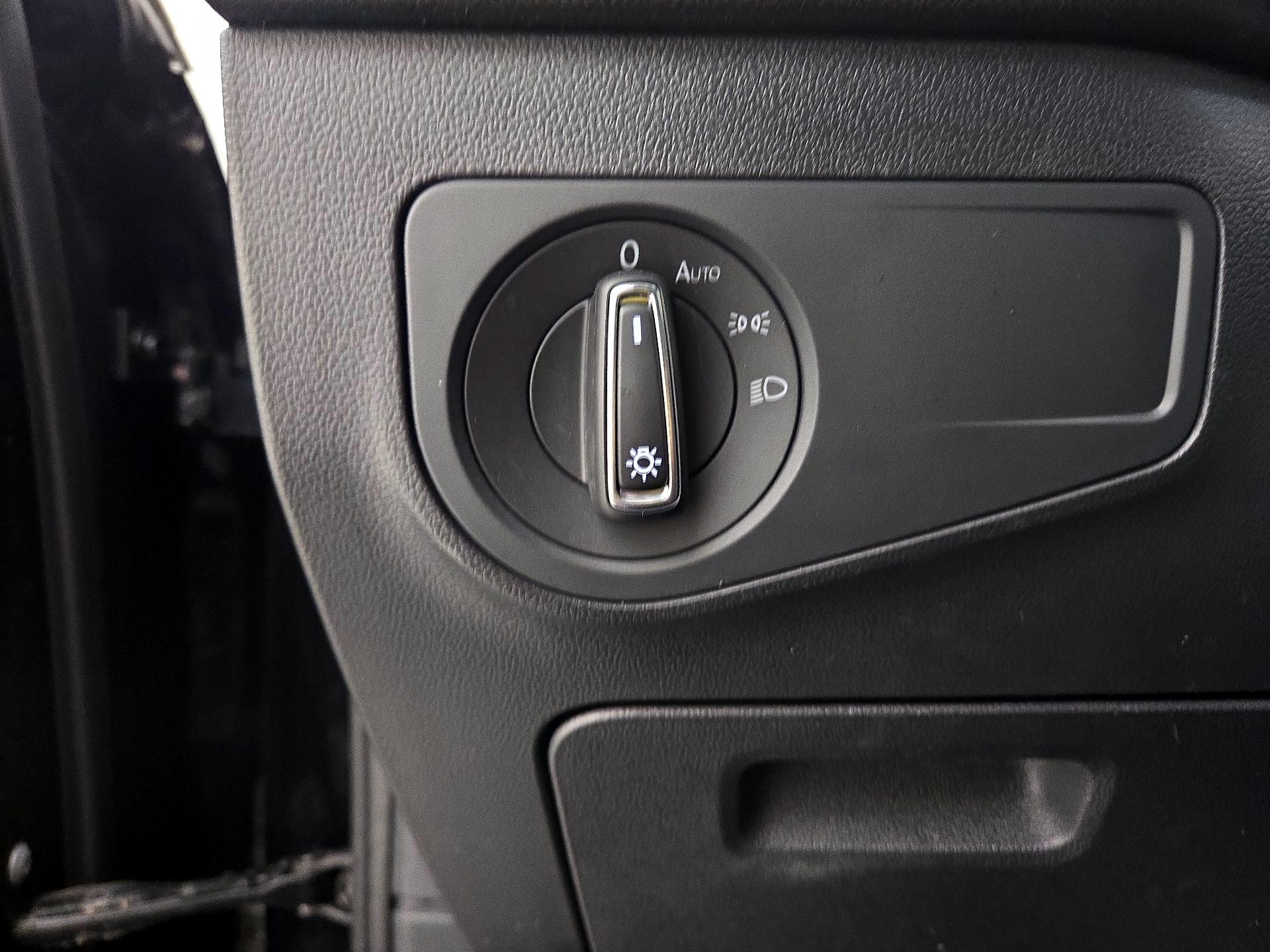 Thumbnail: 2022 Volkswagen Tiguan - 13