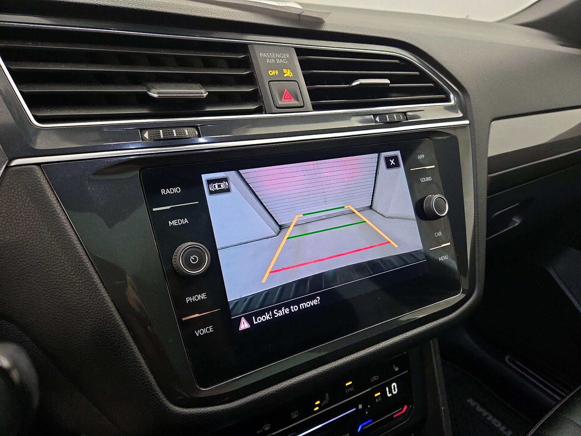 Thumbnail: 2022 Volkswagen Tiguan - 14