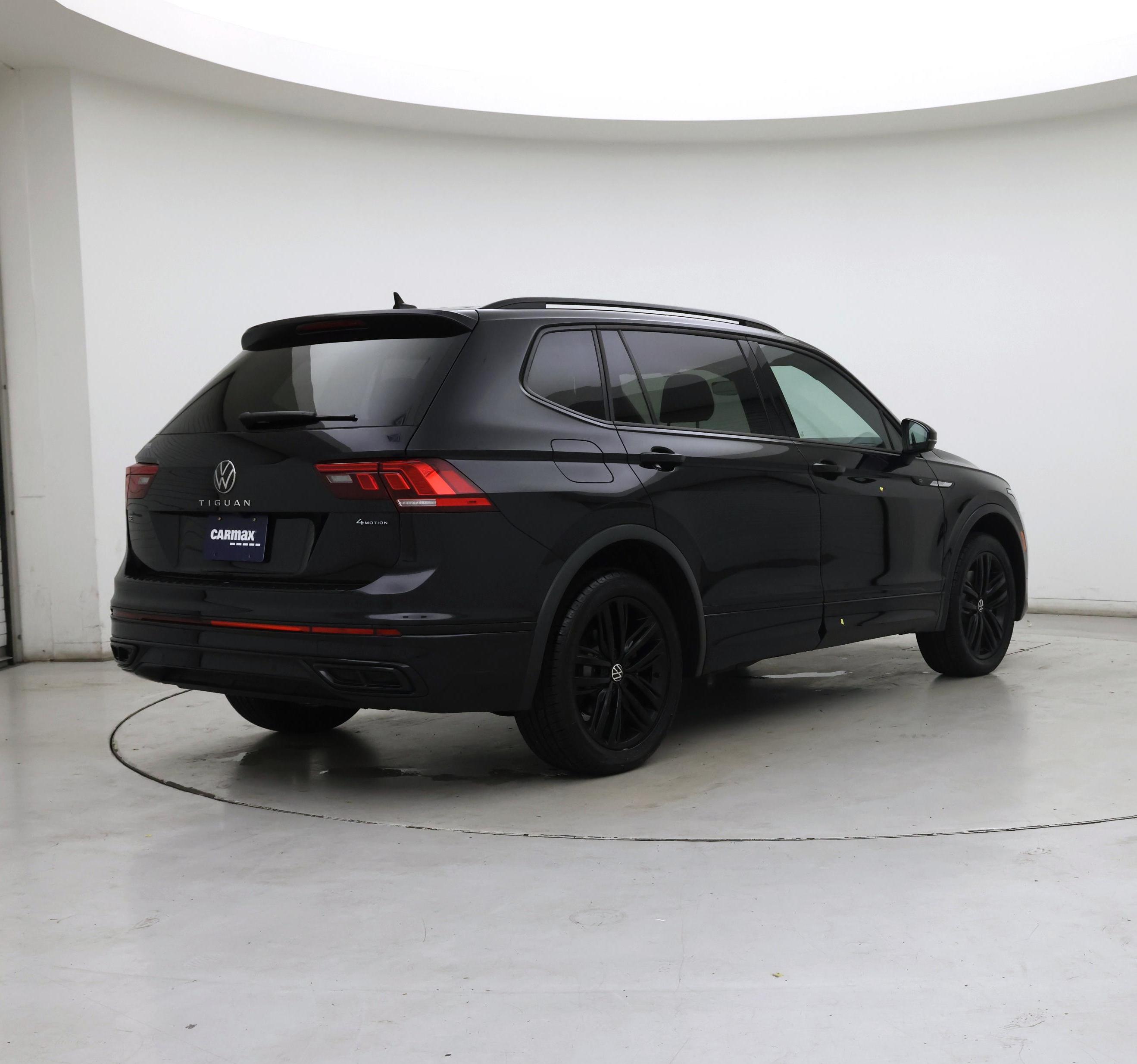 Thumbnail: 2022 Volkswagen Tiguan - 8