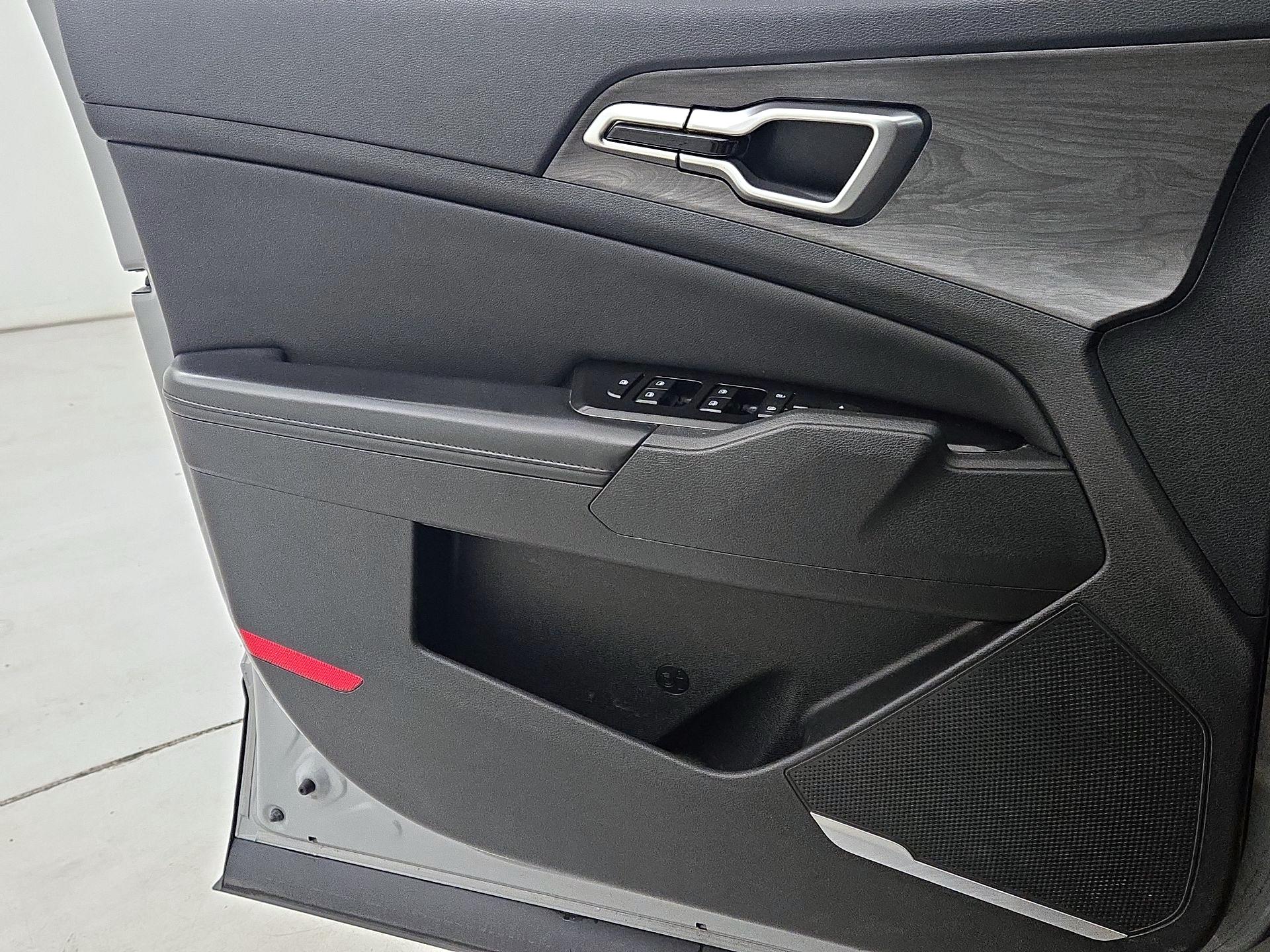 Thumbnail: 2023 Kia Sportage - 12