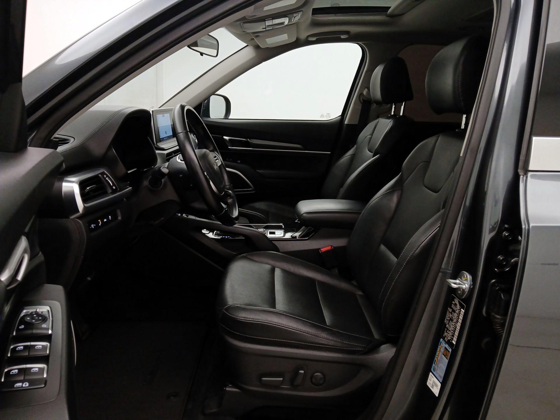 Thumbnail: 2022 Kia Telluride - 11