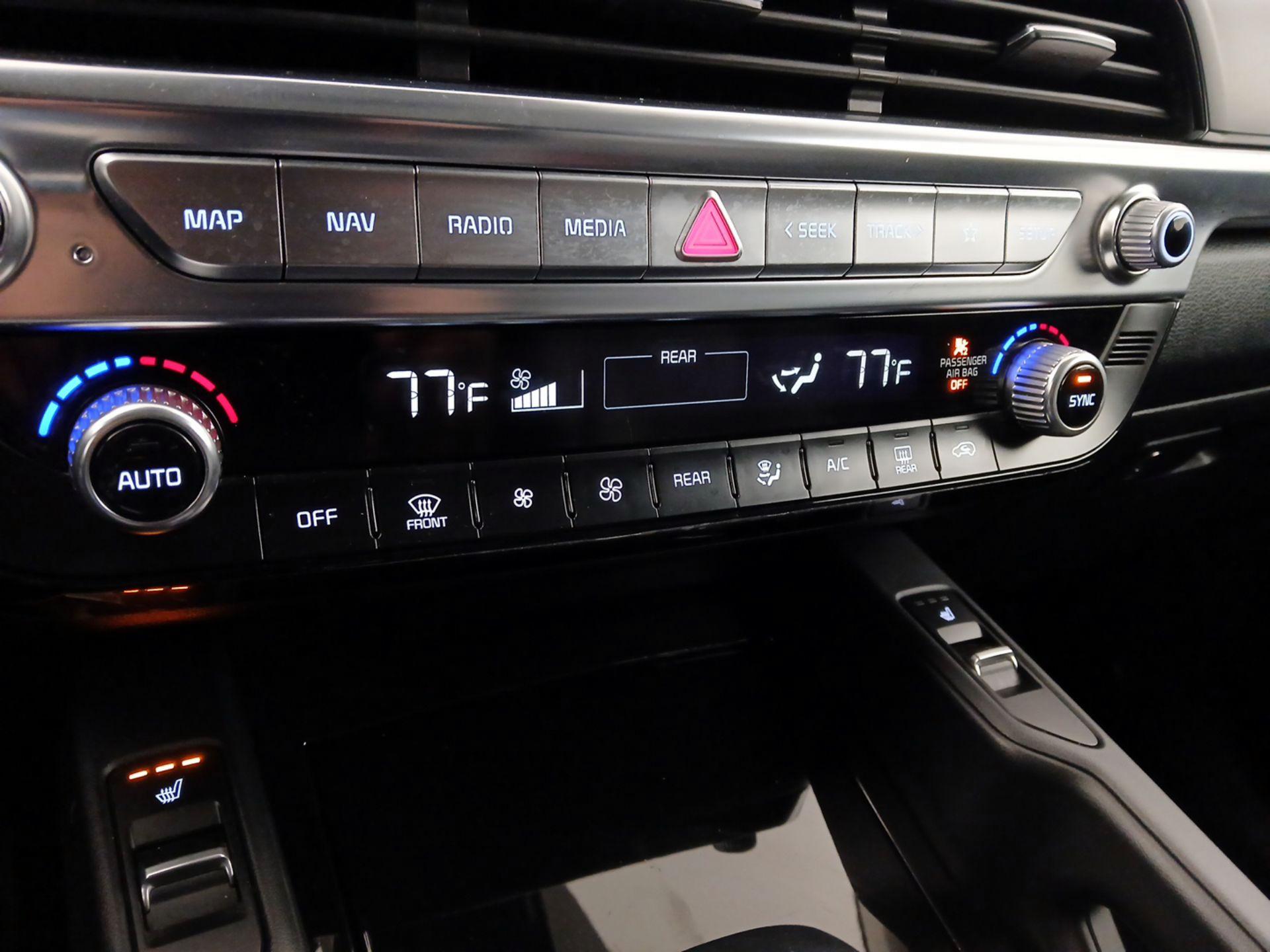 Thumbnail: 2022 Kia Telluride - 17