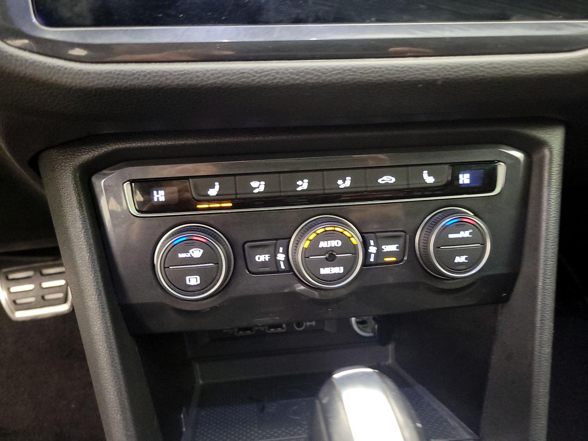 Thumbnail: 2020 Volkswagen Tiguan - 16