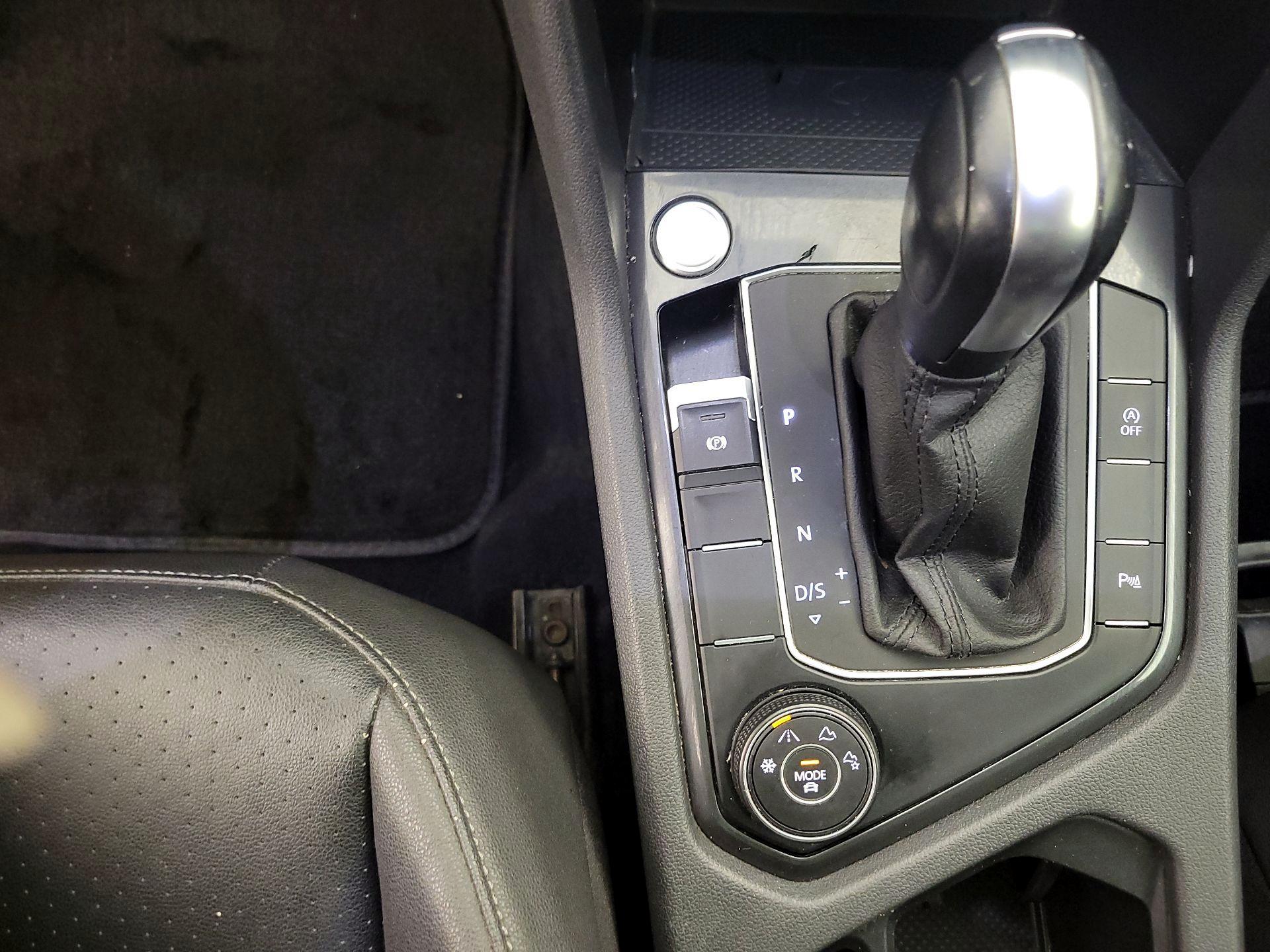 Thumbnail: 2020 Volkswagen Tiguan - 17