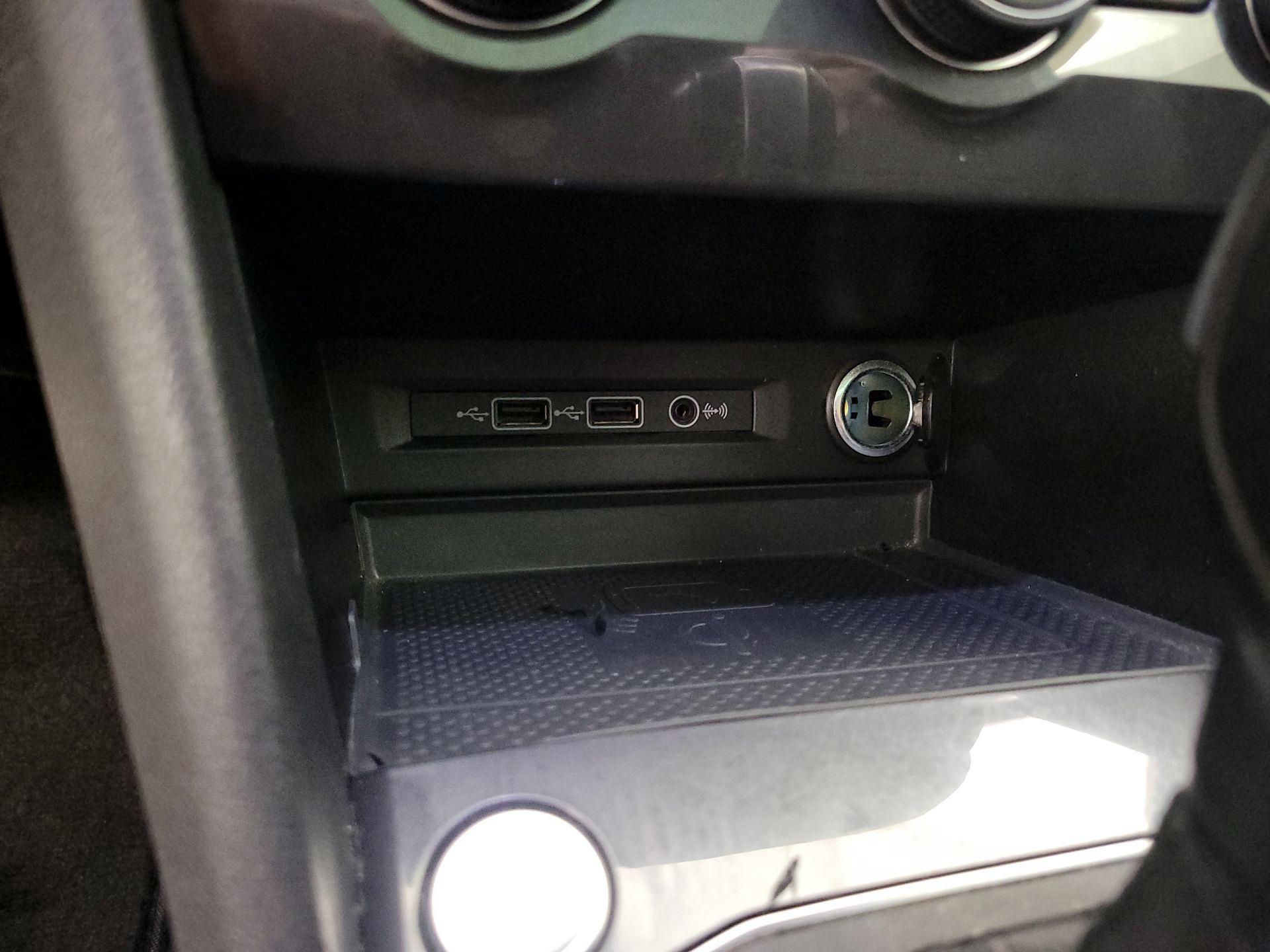 Thumbnail: 2020 Volkswagen Tiguan - 18