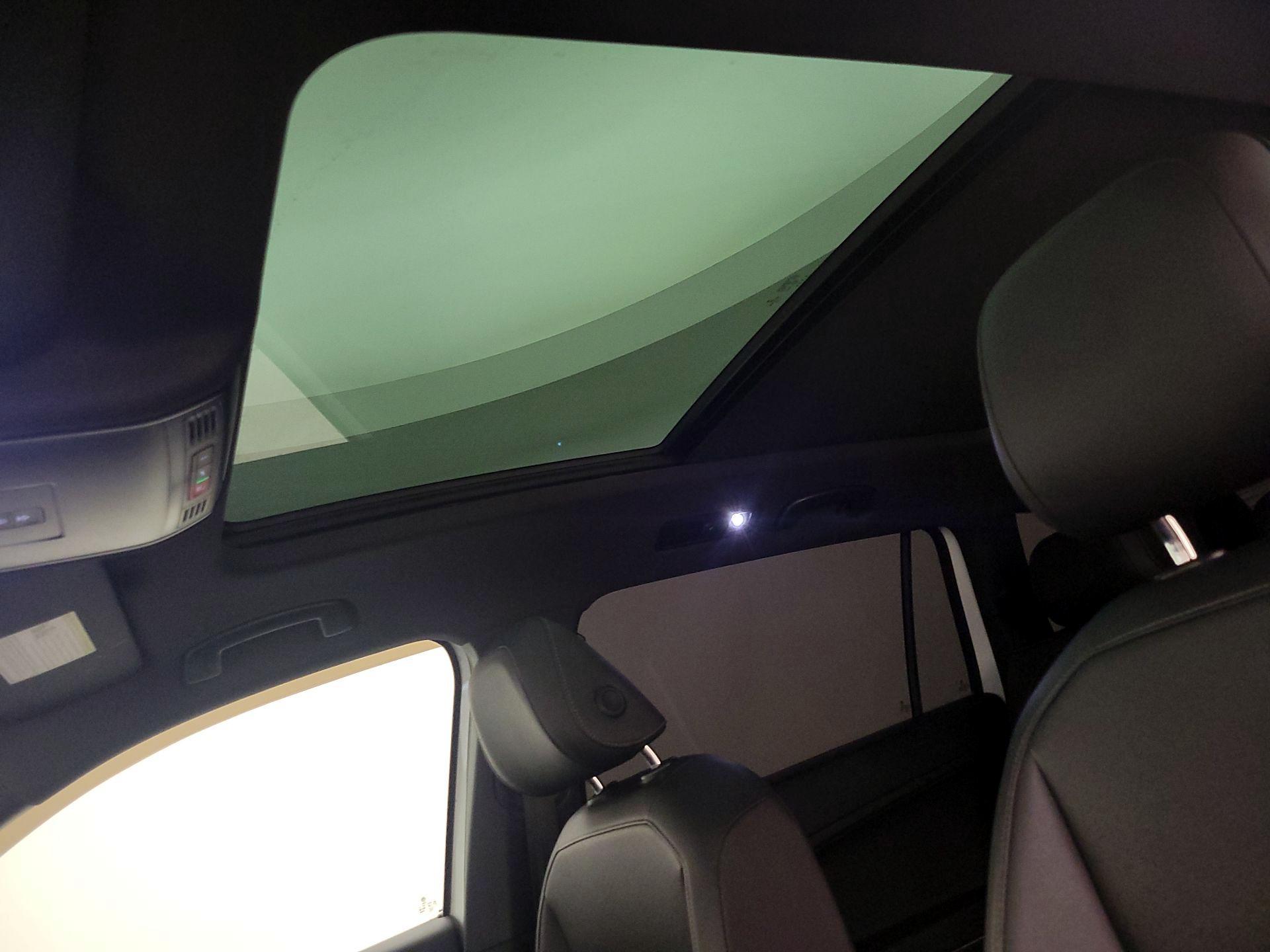 Thumbnail: 2020 Volkswagen Tiguan - 19