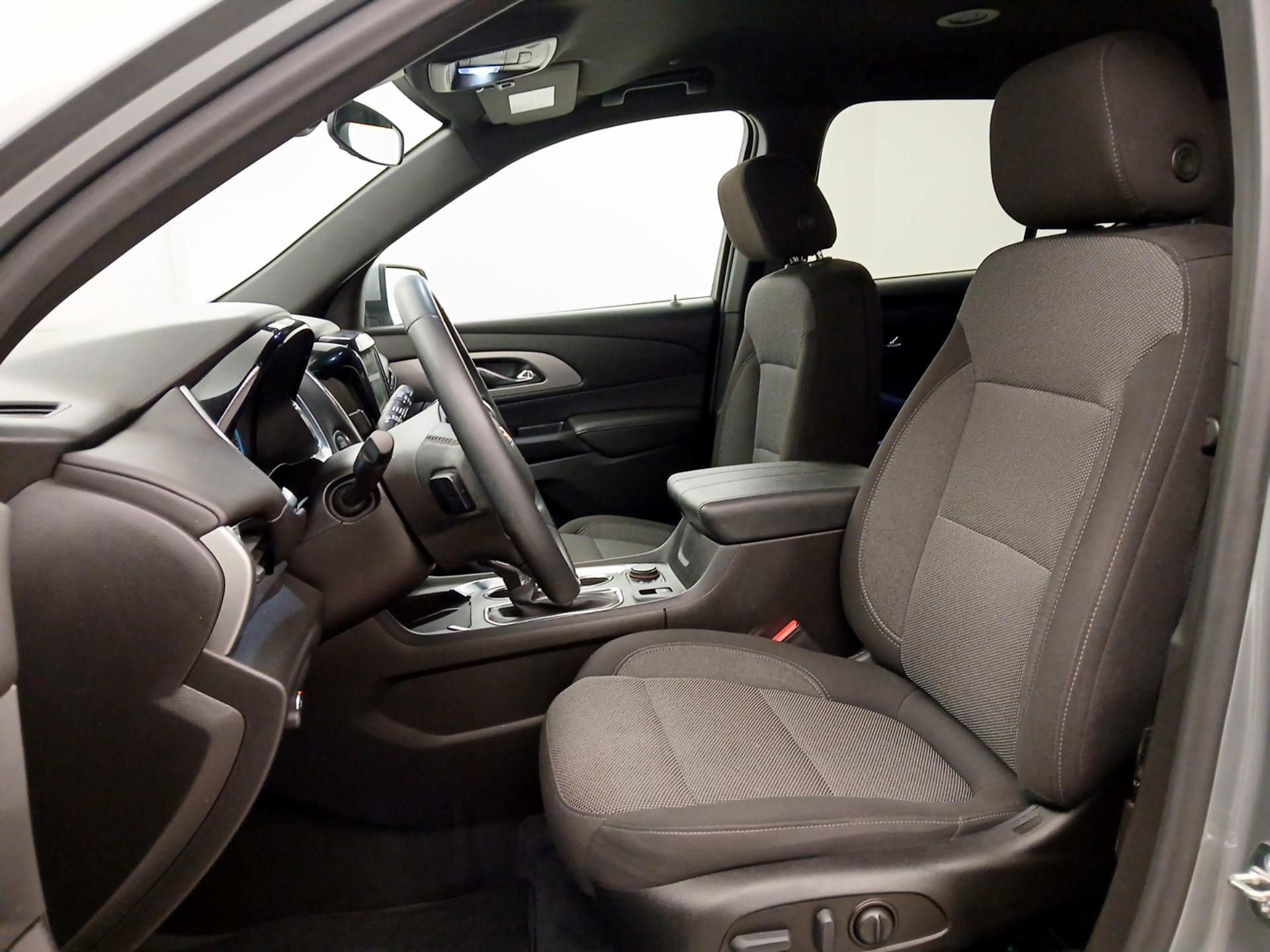 Thumbnail: 2023 Chevrolet Traverse - 11