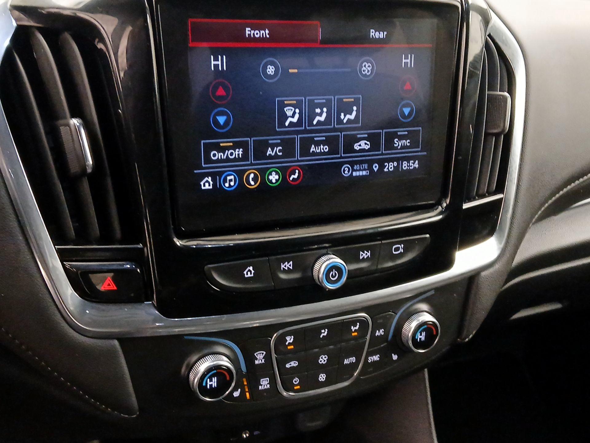 Thumbnail: 2023 Chevrolet Traverse - 16