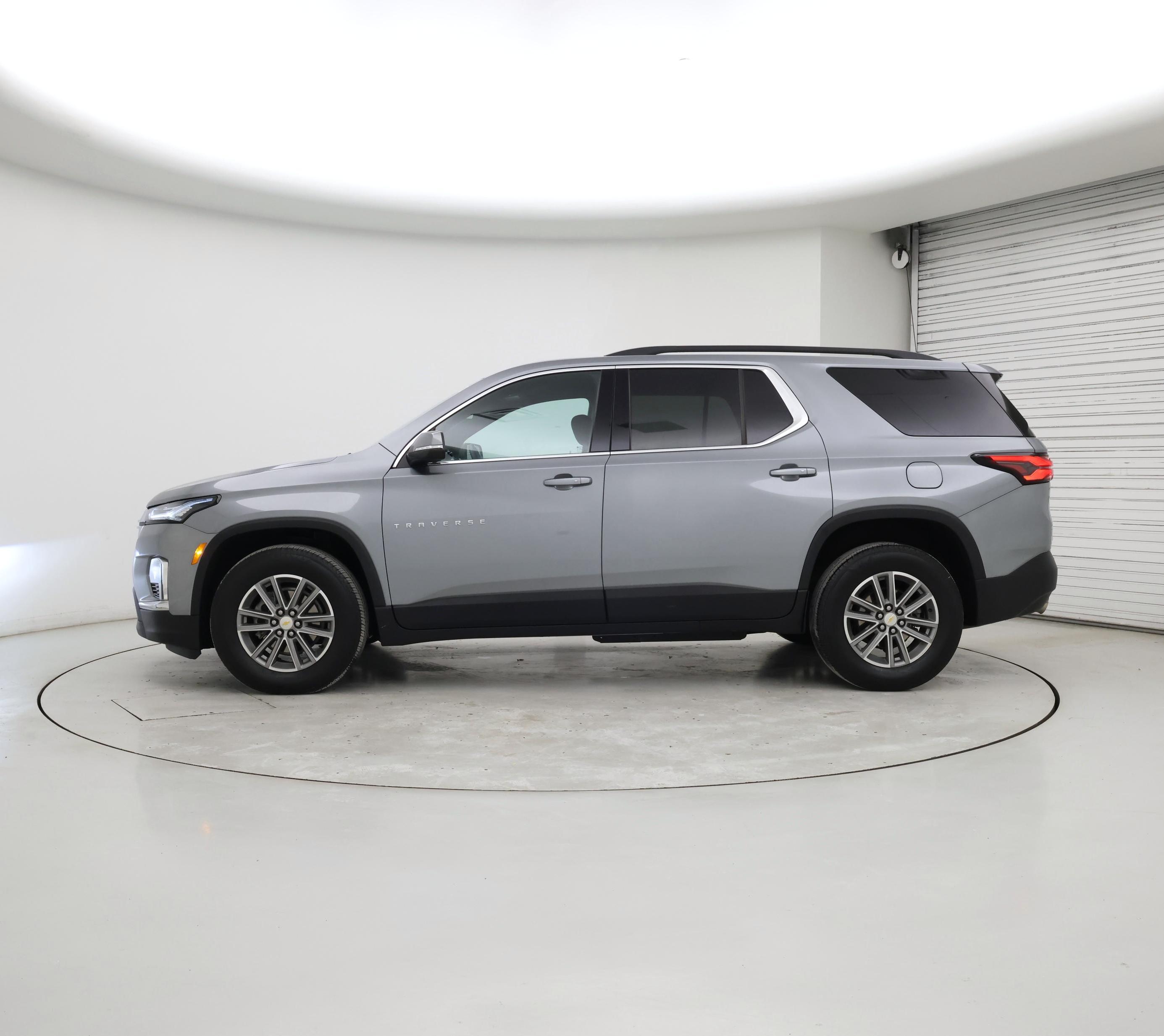 Thumbnail: 2023 Chevrolet Traverse - 3