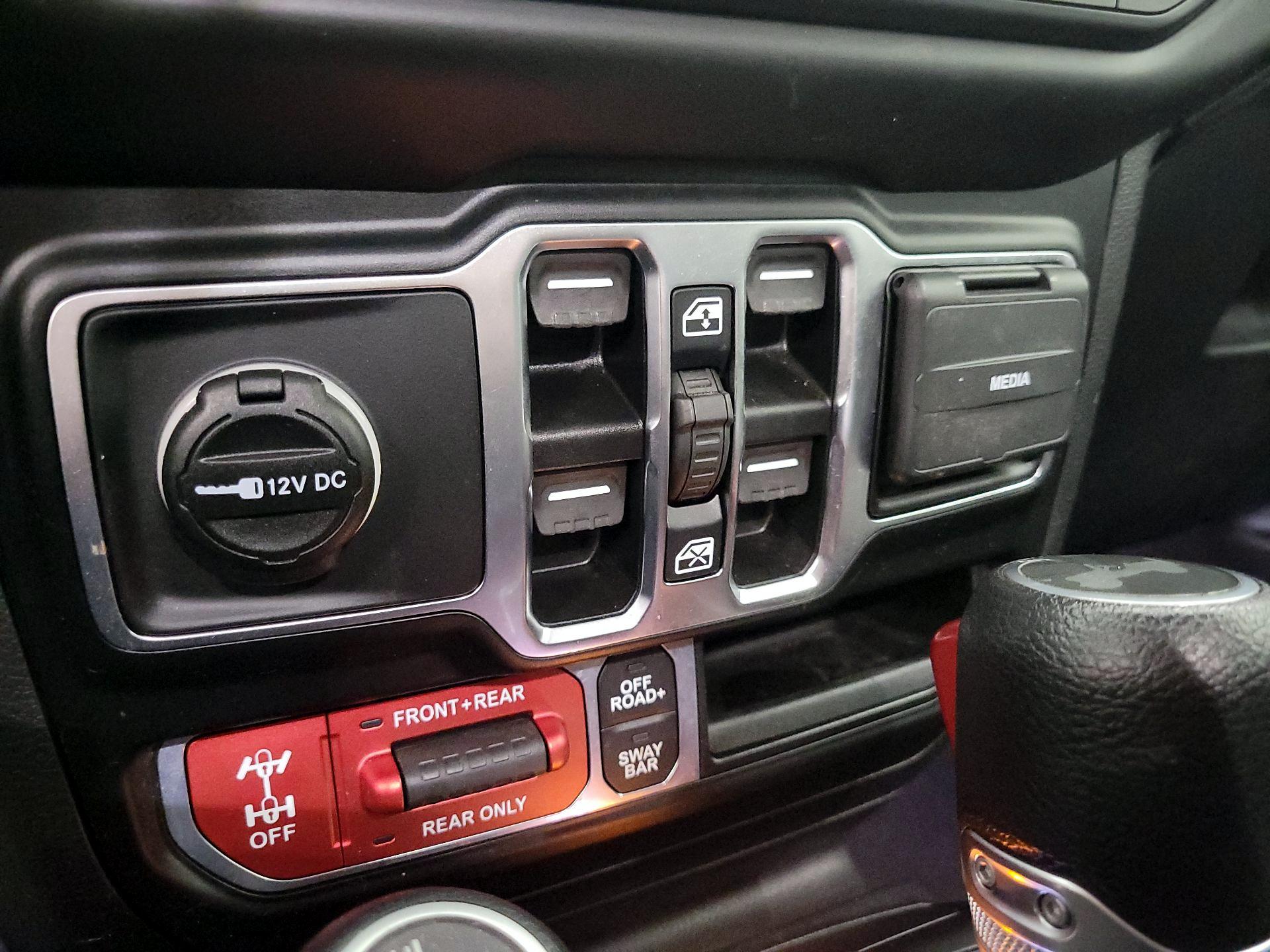 Thumbnail: 2021 Jeep Wrangler - 18