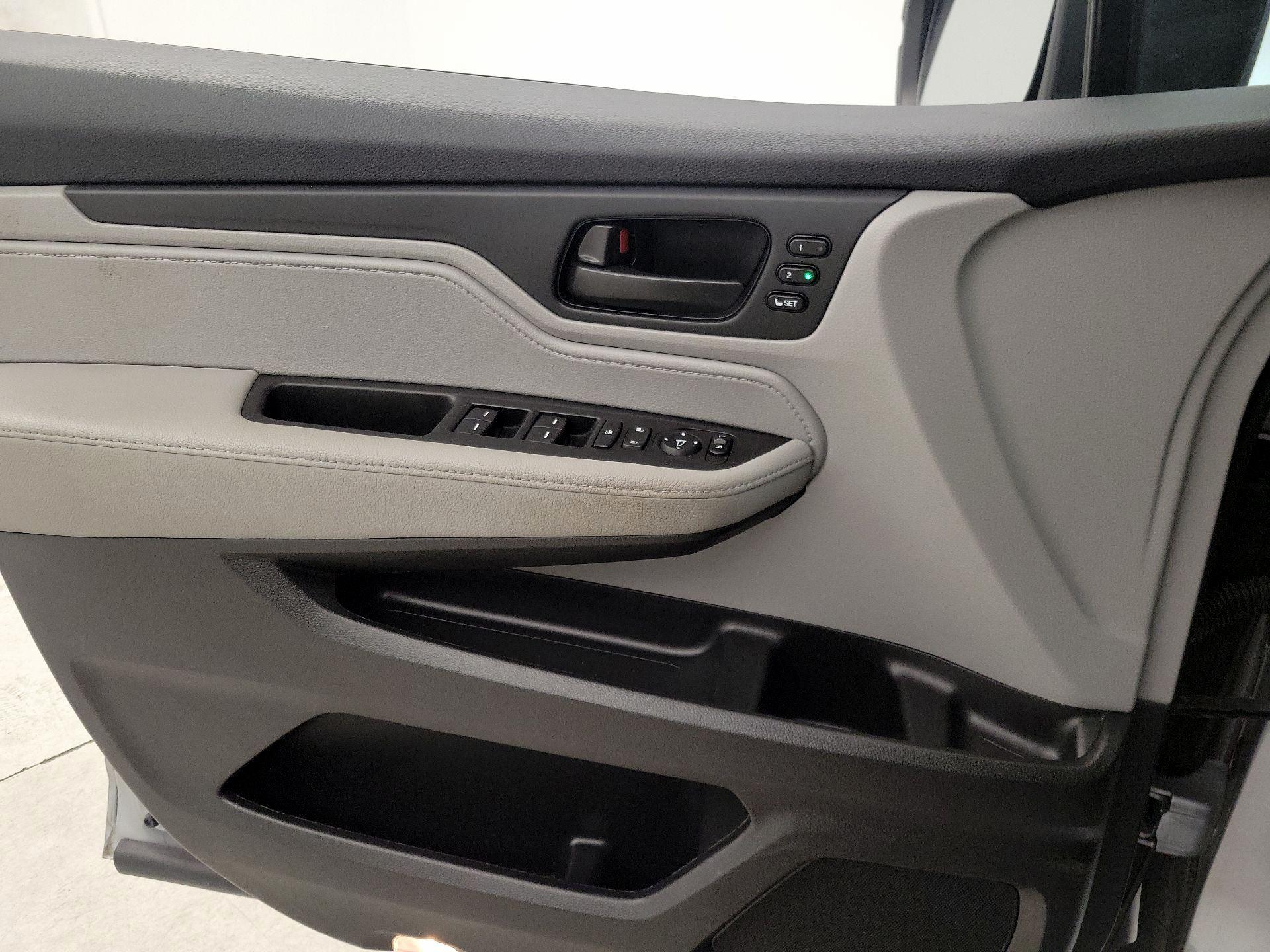 Thumbnail: 2022 Honda Odyssey - 12