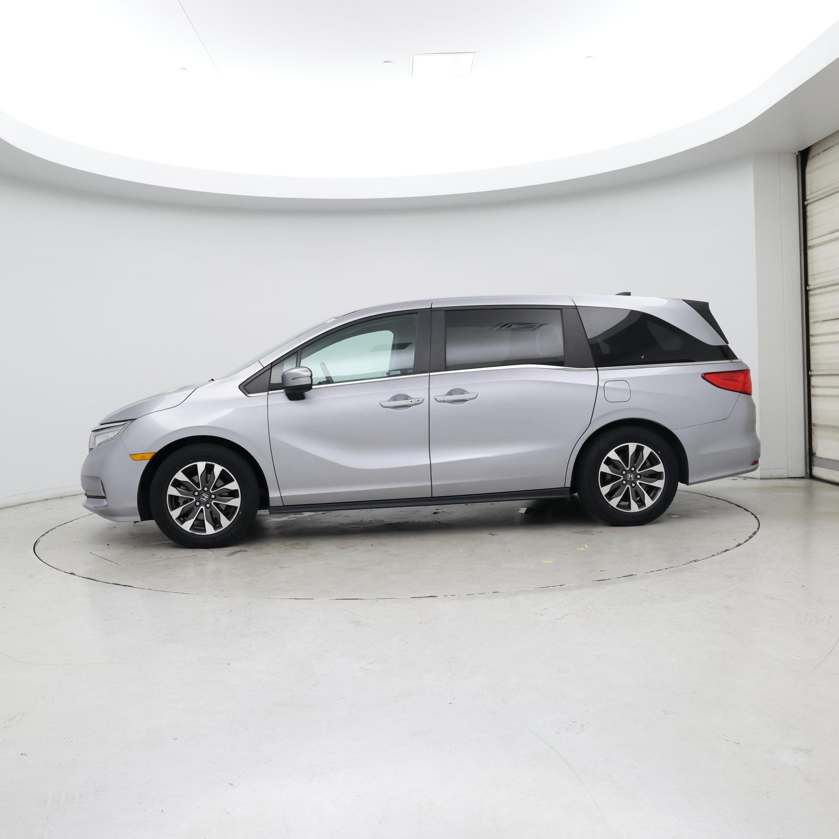 Thumbnail: 2022 Honda Odyssey - 3