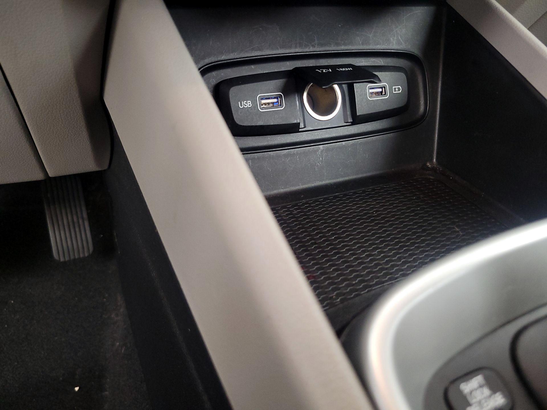 Thumbnail: 2022 Hyundai Venue - 18