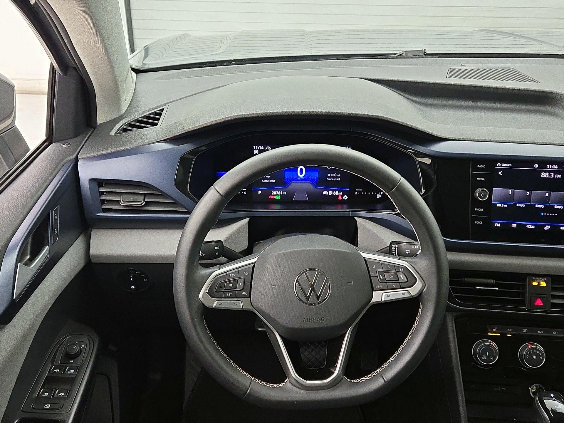 Thumbnail: 2023 Volkswagen Taos - 10