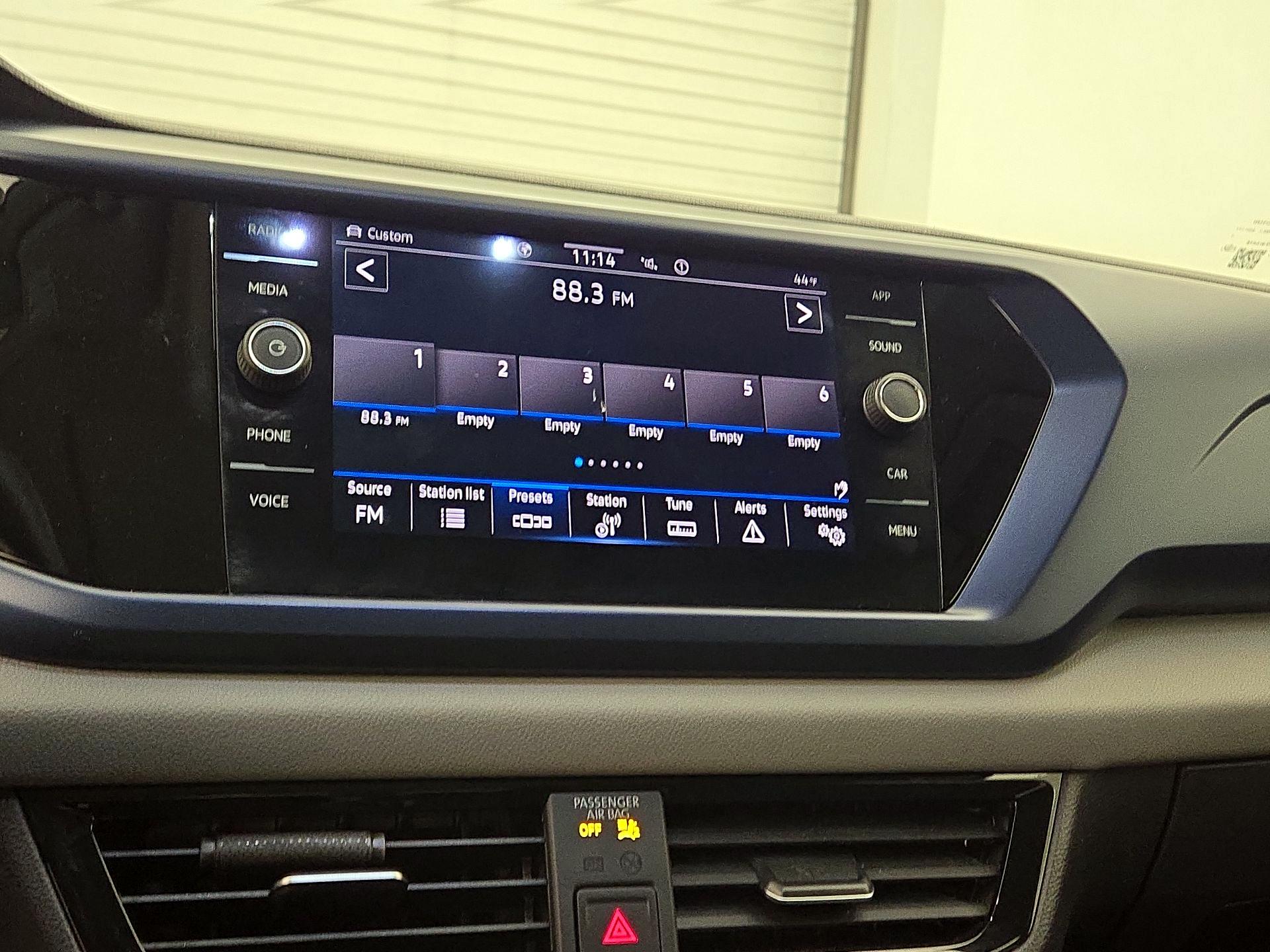 Thumbnail: 2023 Volkswagen Taos - 15