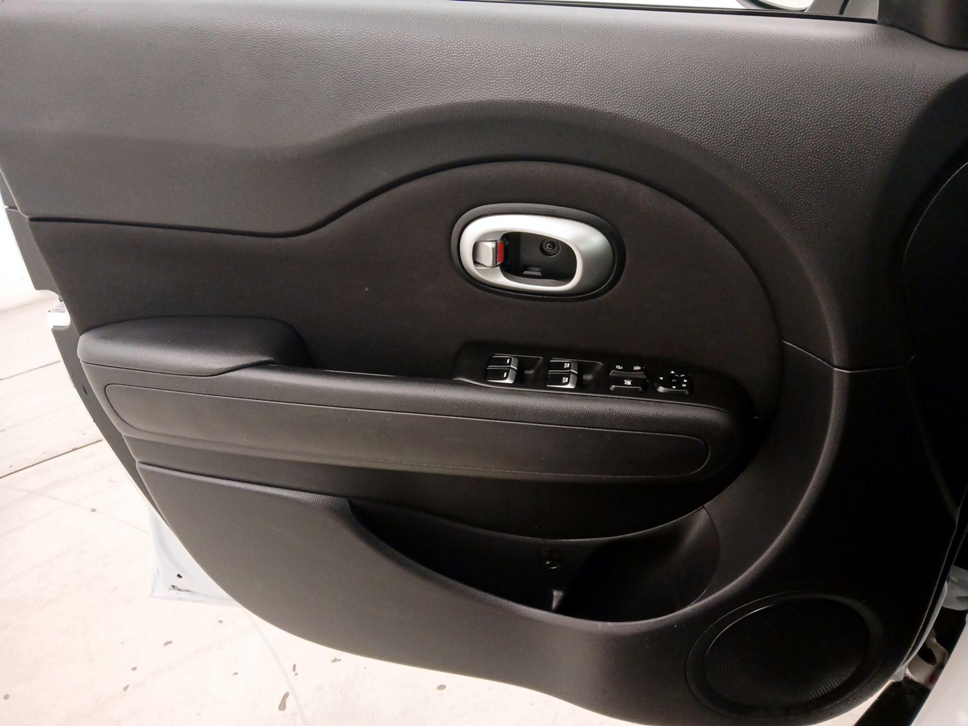 Thumbnail: 2018 Kia Soul - 12