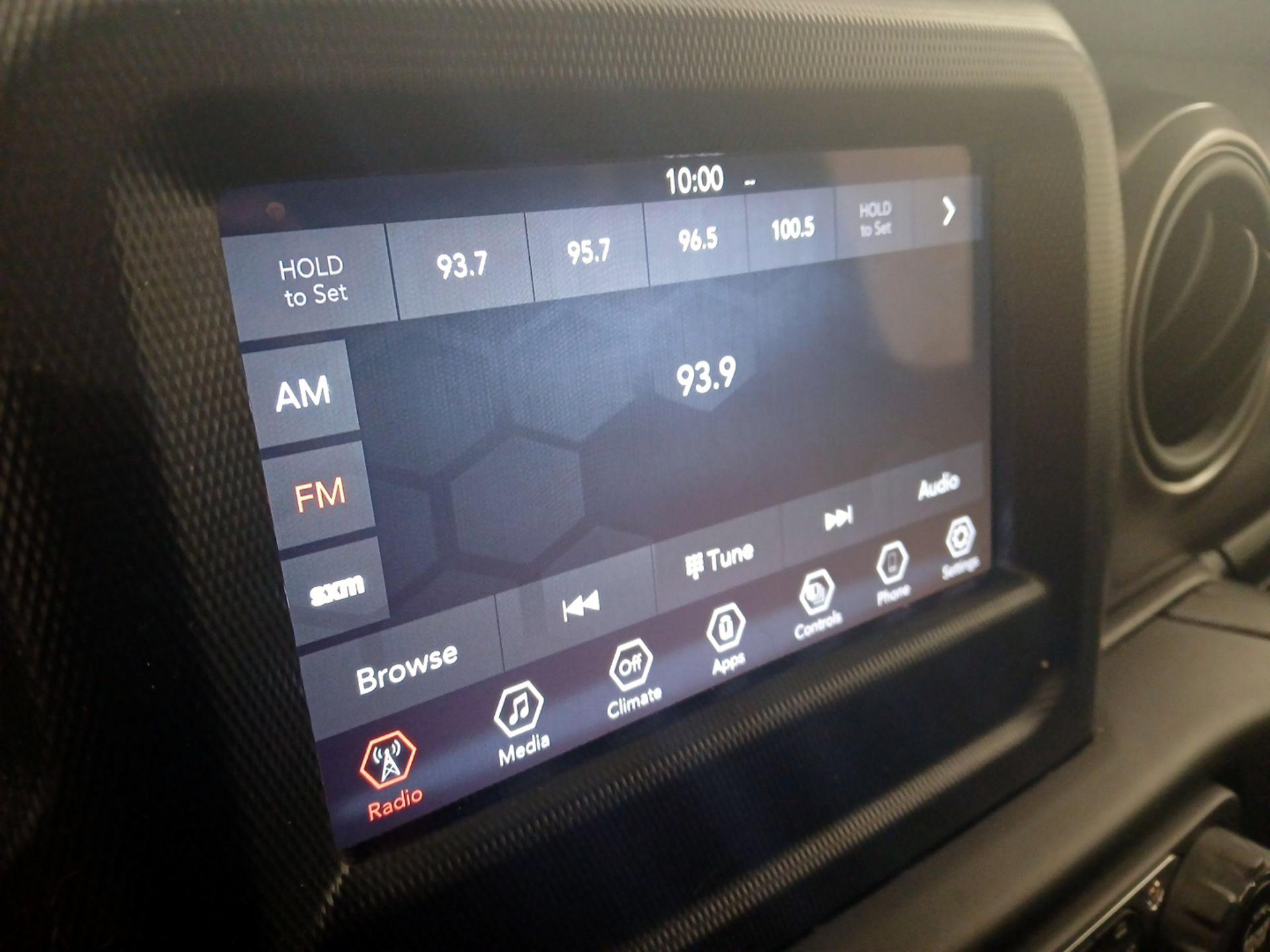 Thumbnail: 2022 Jeep Wrangler - 15