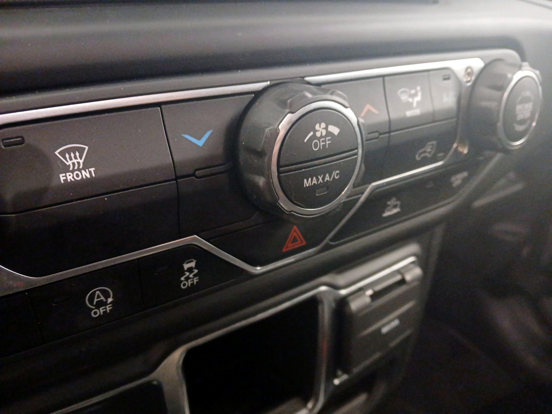 Thumbnail: 2022 Jeep Wrangler - 16