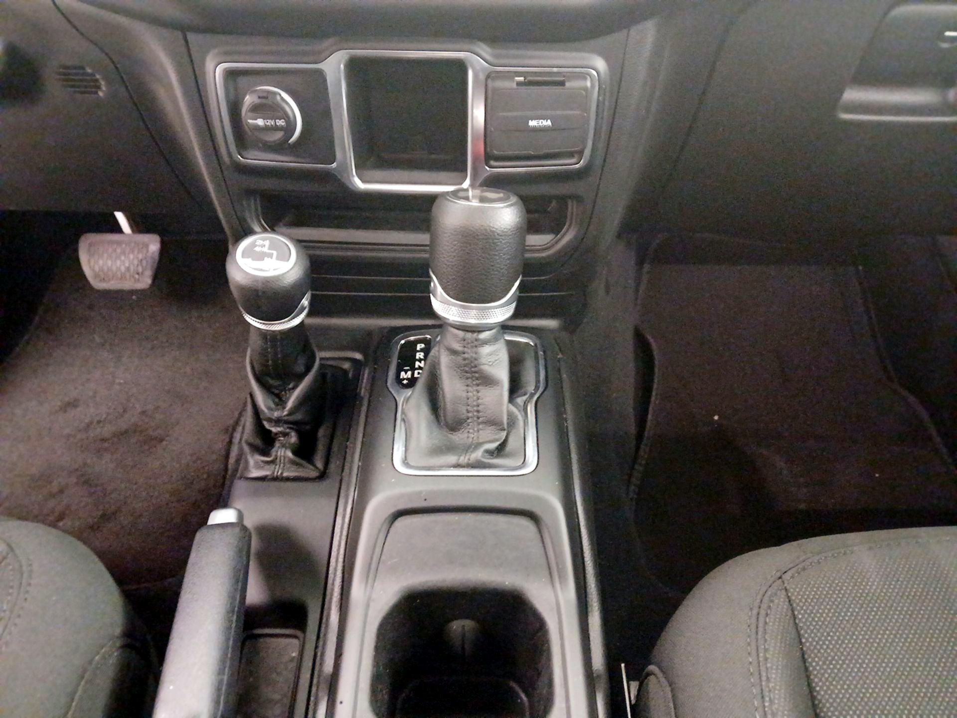 Thumbnail: 2022 Jeep Wrangler - 17