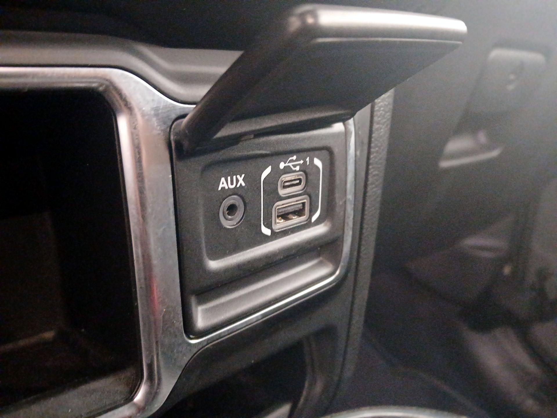 Thumbnail: 2022 Jeep Wrangler - 18