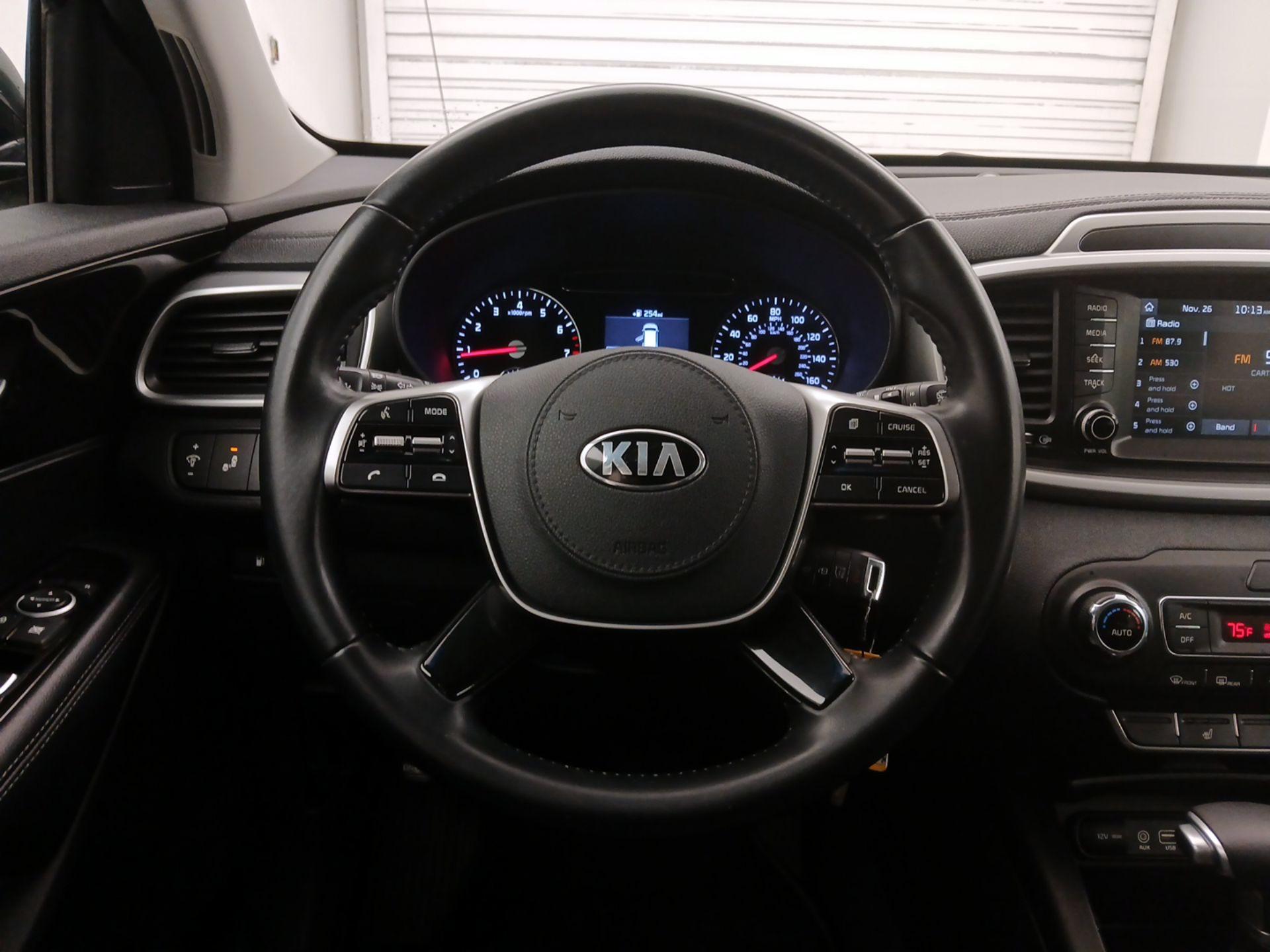 Thumbnail: 2020 Kia Sorento - 10