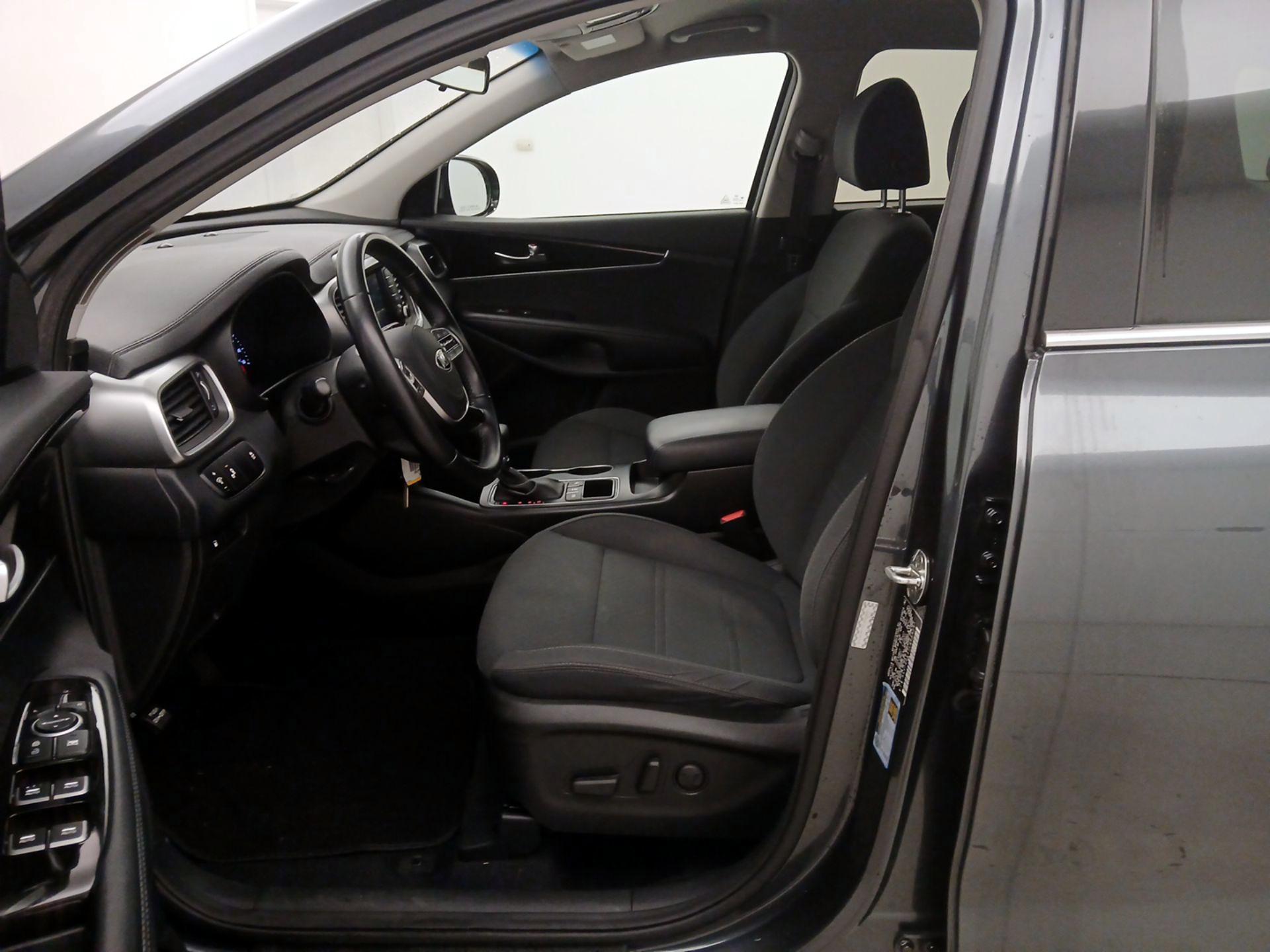 Thumbnail: 2020 Kia Sorento - 11