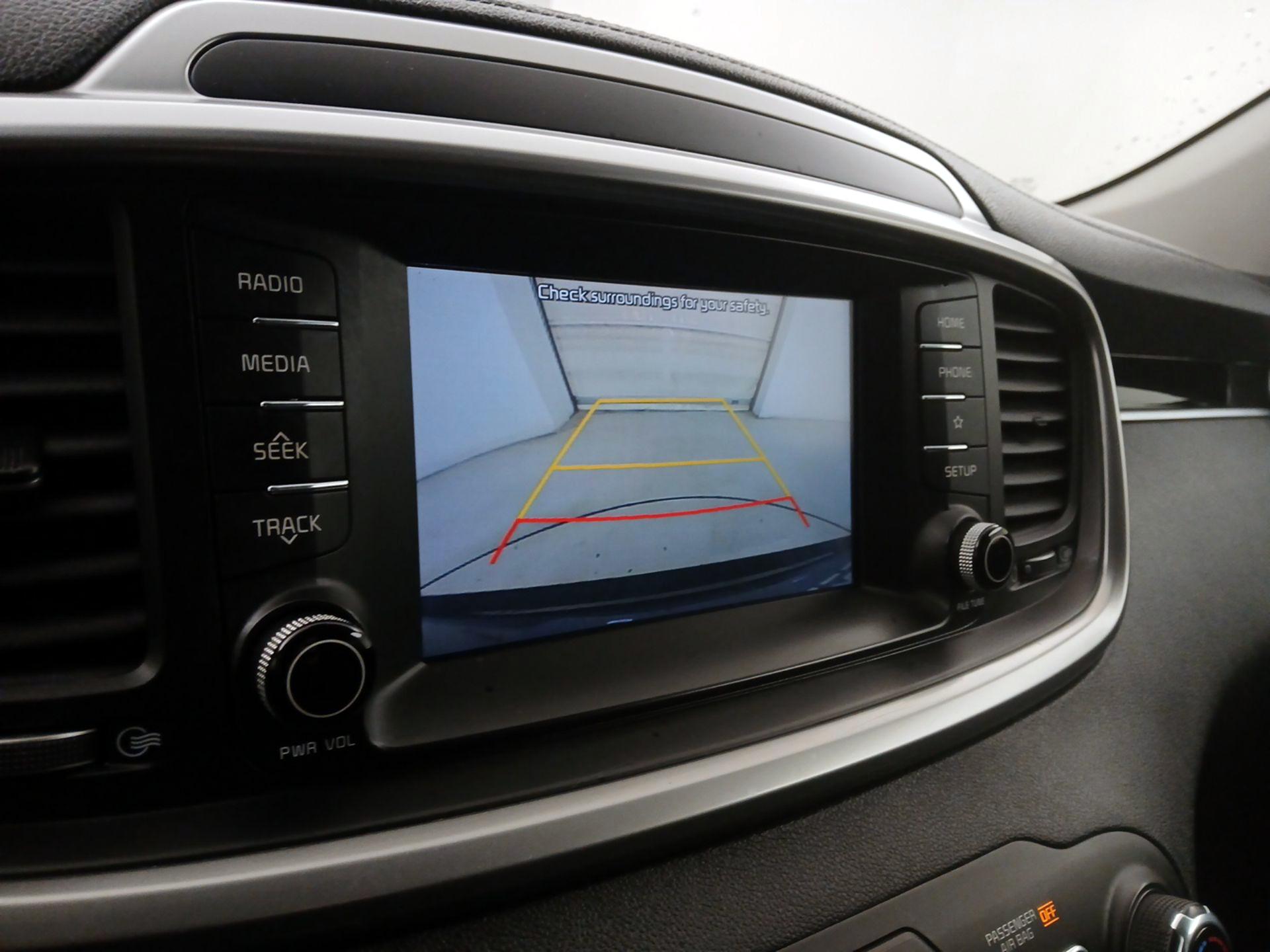 Thumbnail: 2020 Kia Sorento - 14