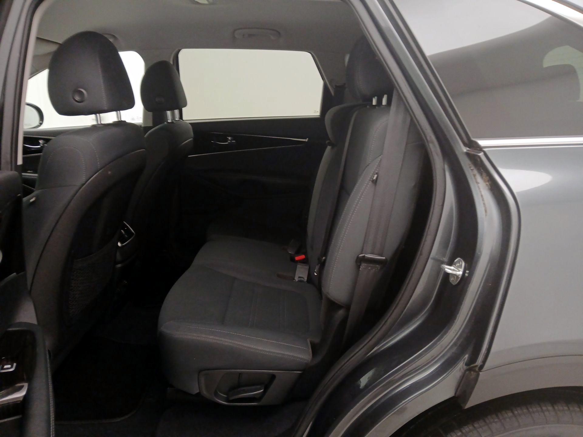 Thumbnail: 2020 Kia Sorento - 19