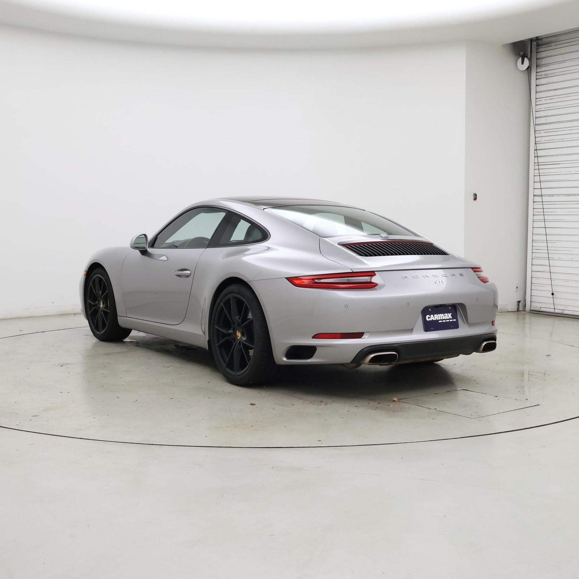 Thumbnail: 2017 Porsche 911 - 2