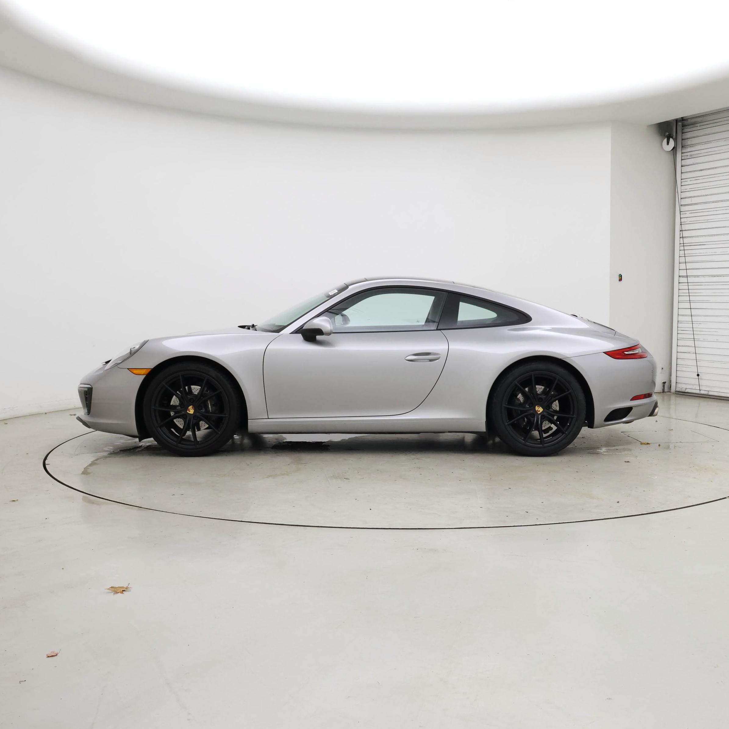 Thumbnail: 2017 Porsche 911 - 3