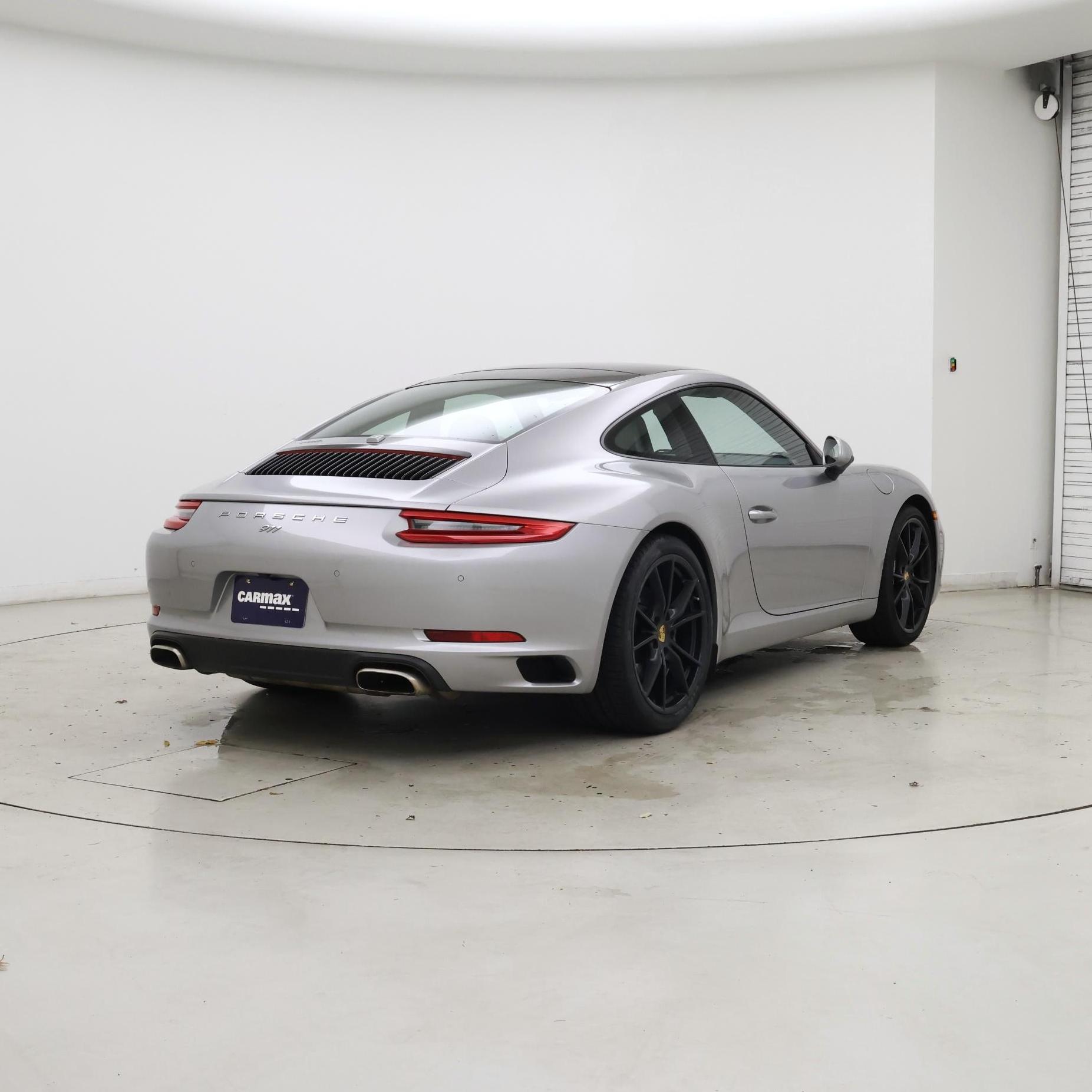 Thumbnail: 2017 Porsche 911 - 8