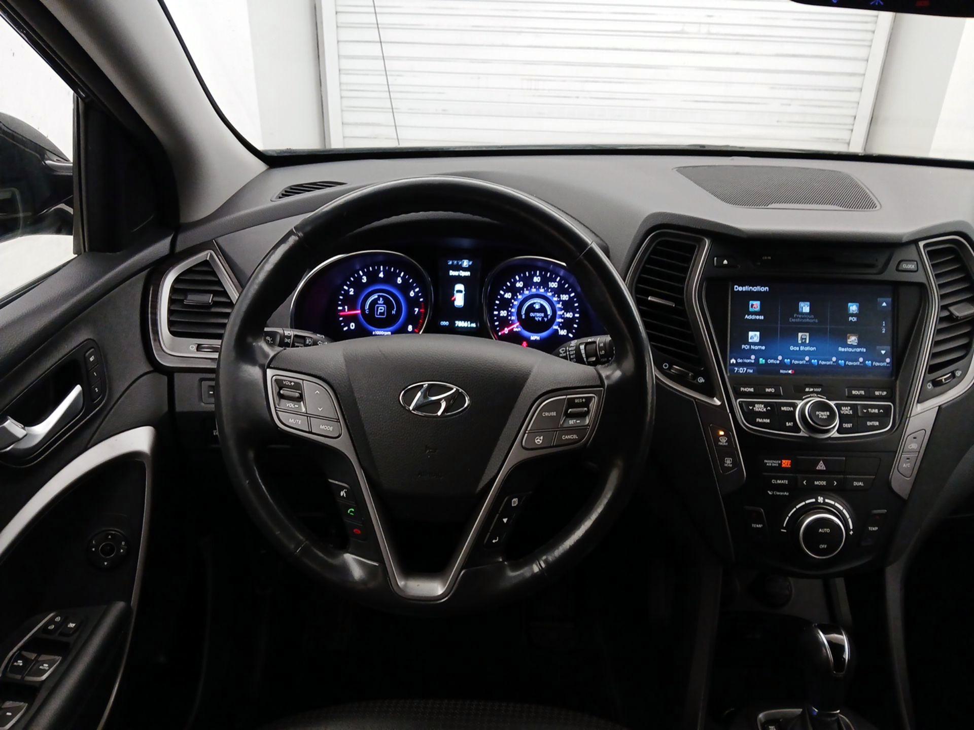 Thumbnail: 2015 Hyundai Santa Fe - 10