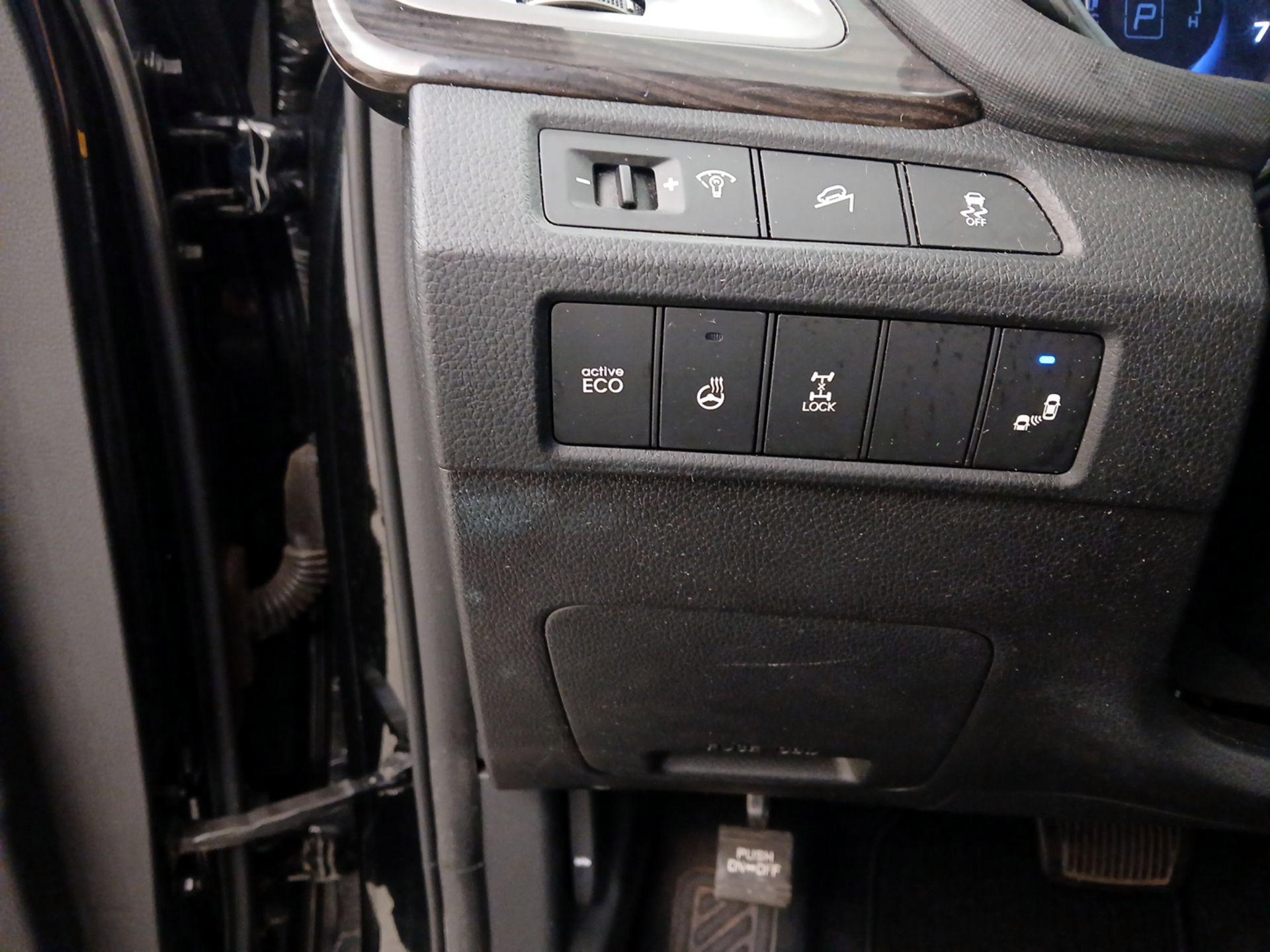 Thumbnail: 2015 Hyundai Santa Fe - 13