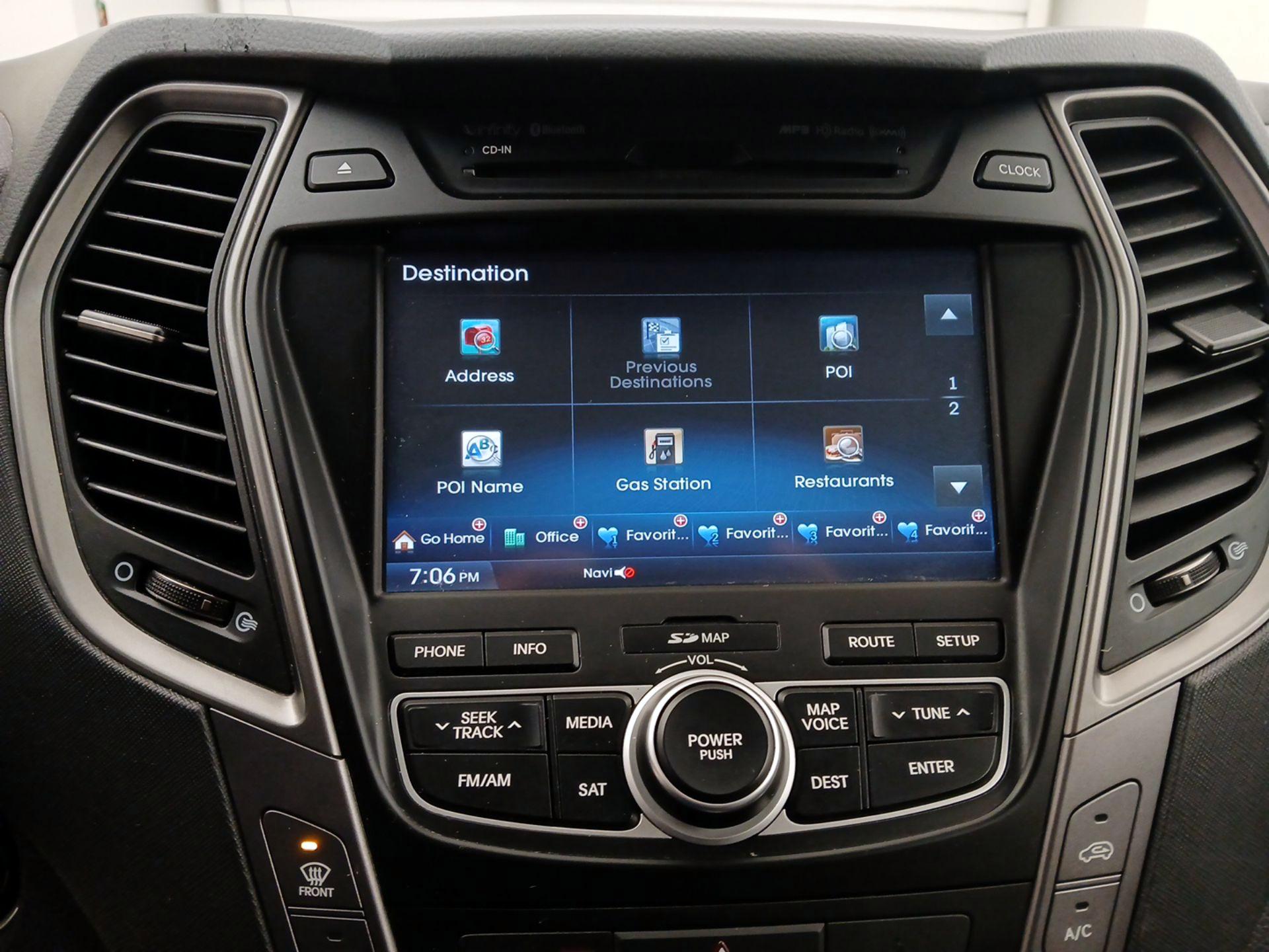 Thumbnail: 2015 Hyundai Santa Fe - 14