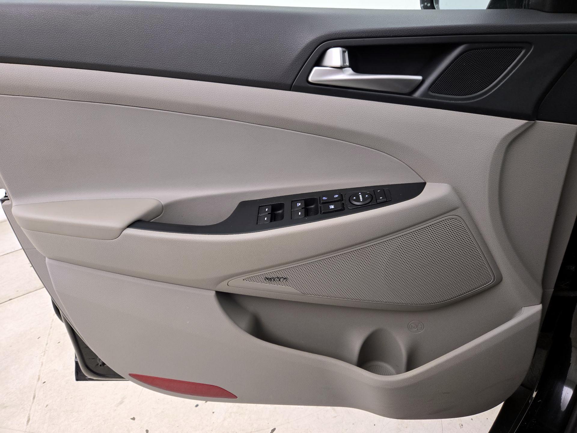 Thumbnail: 2020 Hyundai Tucson - 12