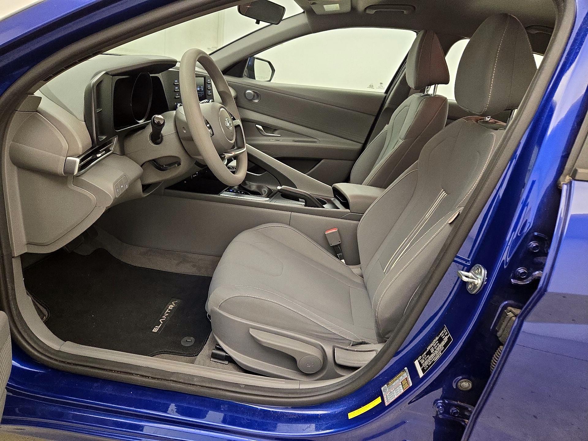 Thumbnail: 2022 Hyundai Elantra - 11