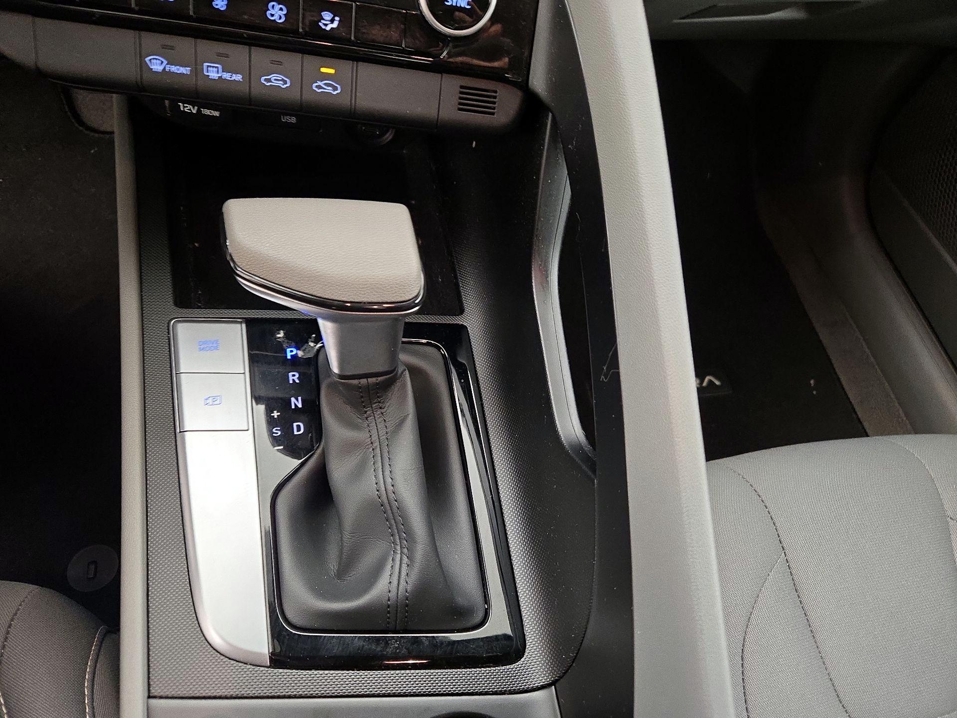 Thumbnail: 2022 Hyundai Elantra - 17