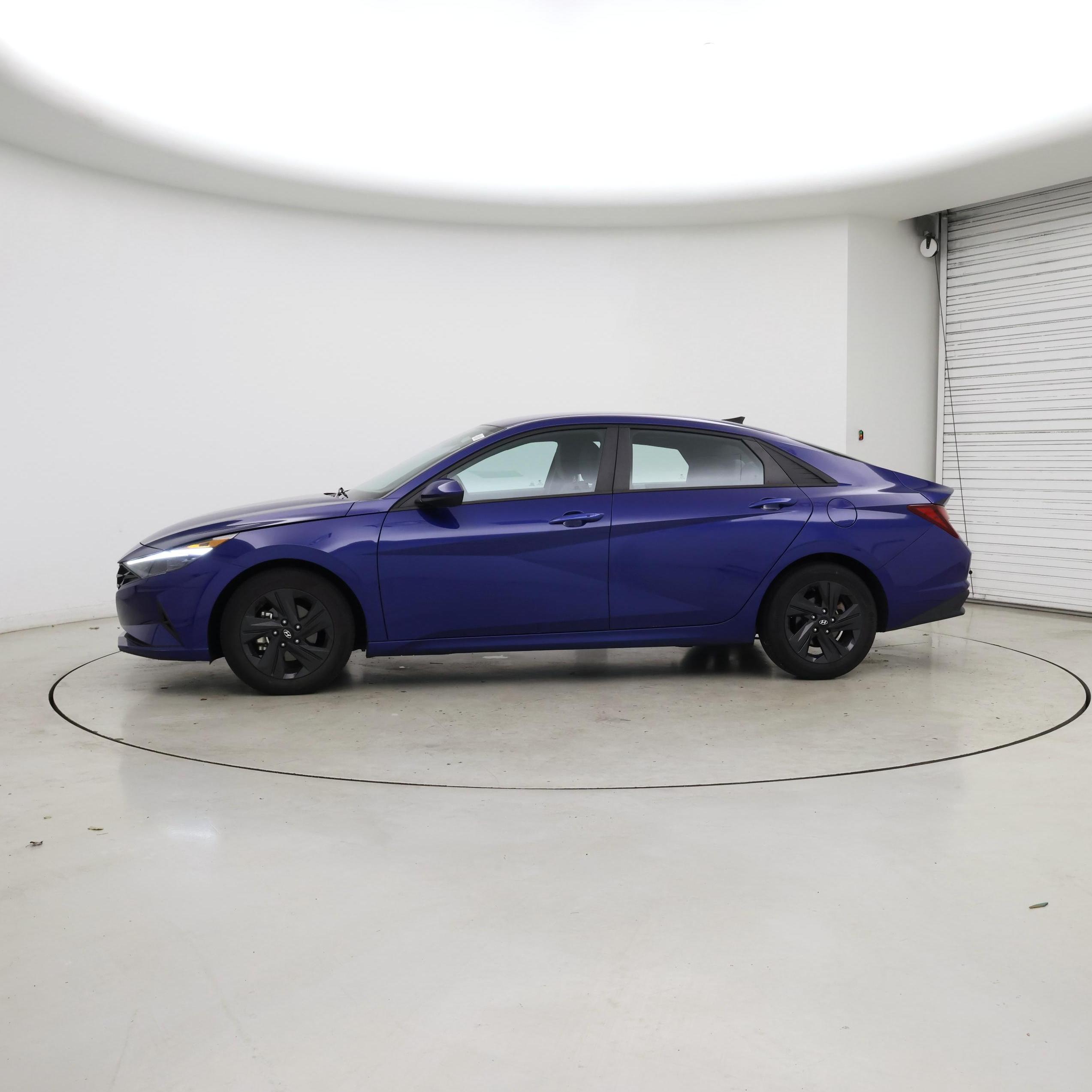 Thumbnail: 2022 Hyundai Elantra - 3