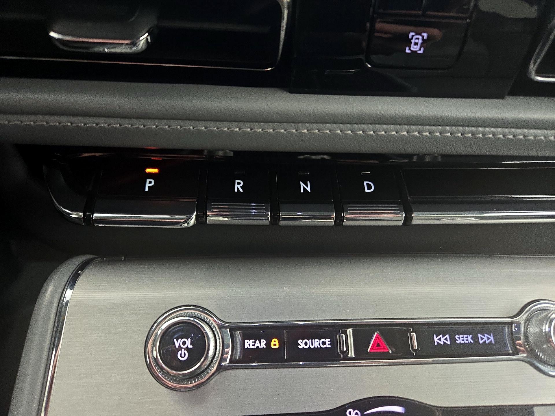 Thumbnail: 2020 Lincoln Aviator - 18