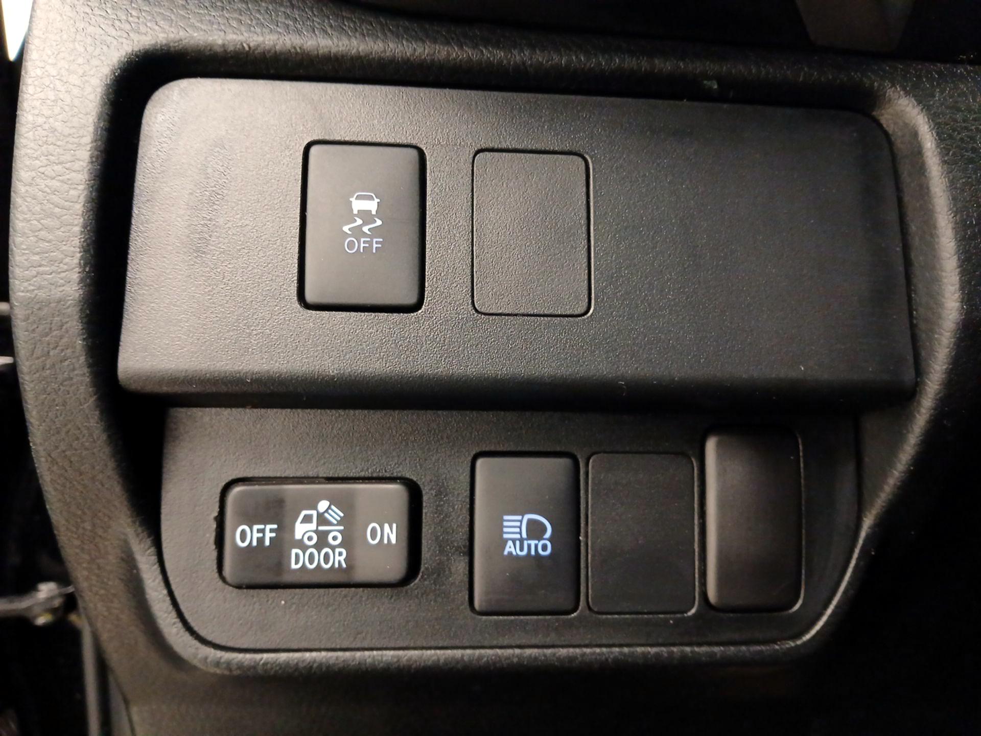 Thumbnail: 2021 Toyota Tacoma - 13