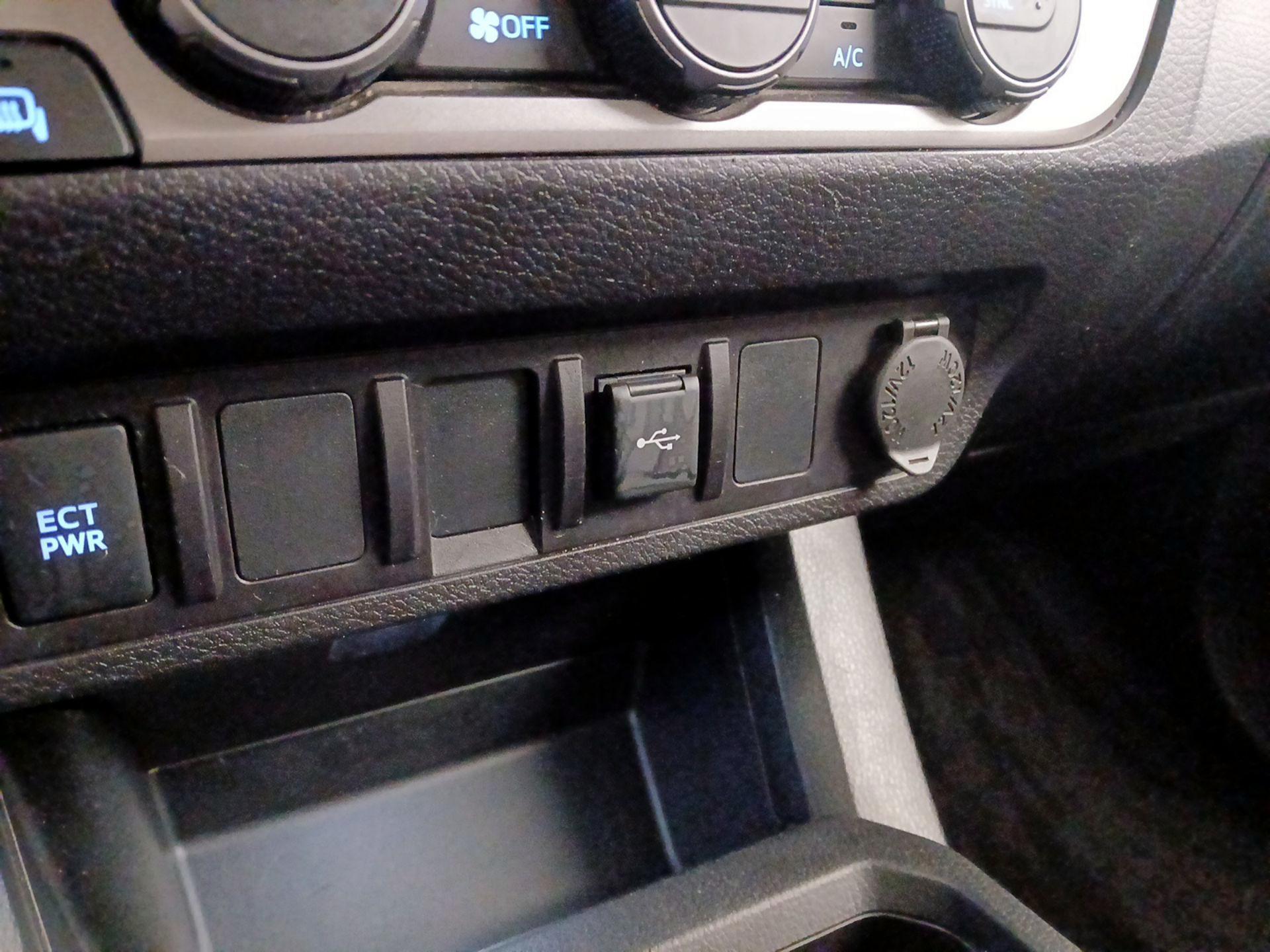 Thumbnail: 2021 Toyota Tacoma - 18