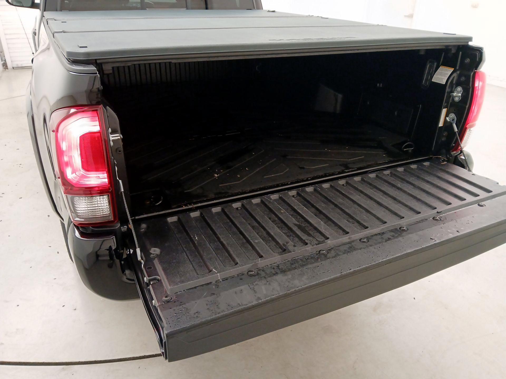 Thumbnail: 2021 Toyota Tacoma - 20