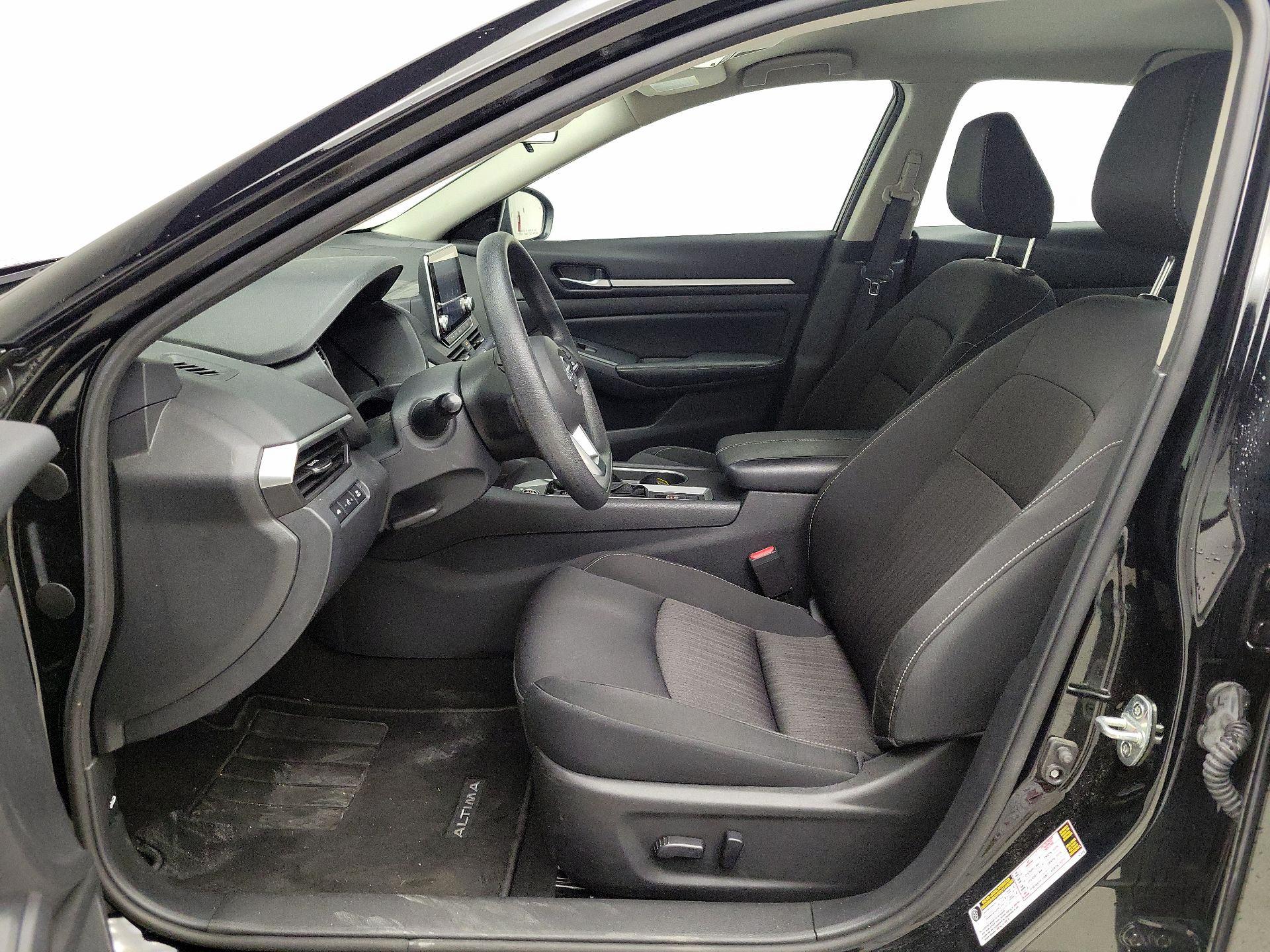 Thumbnail: 2022 Nissan Altima - 11