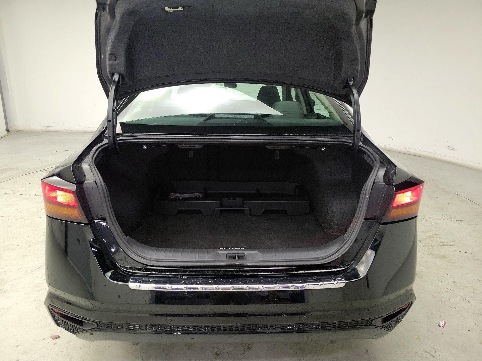 Thumbnail: 2022 Nissan Altima - 20