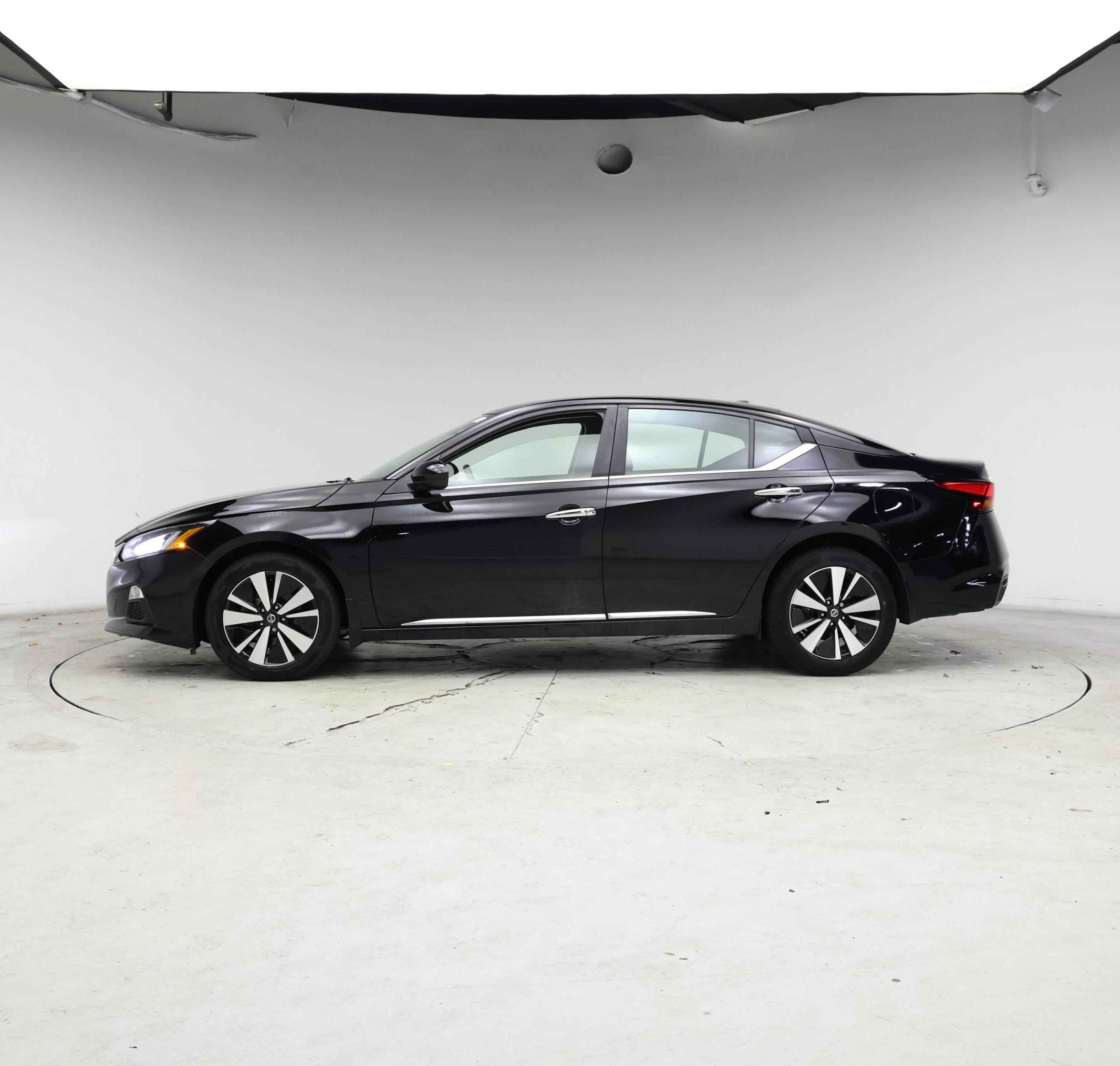 Thumbnail: 2022 Nissan Altima - 3