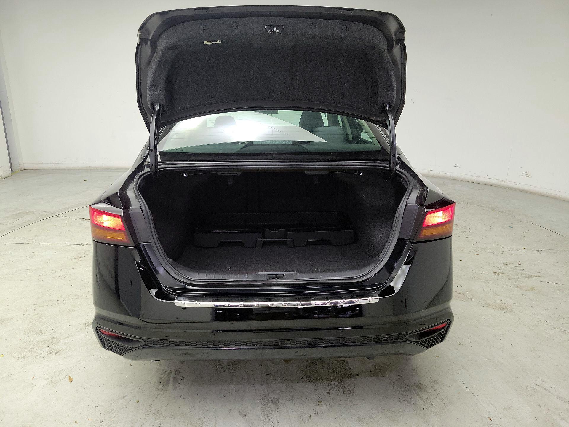 Thumbnail: 2022 Nissan Altima - 20