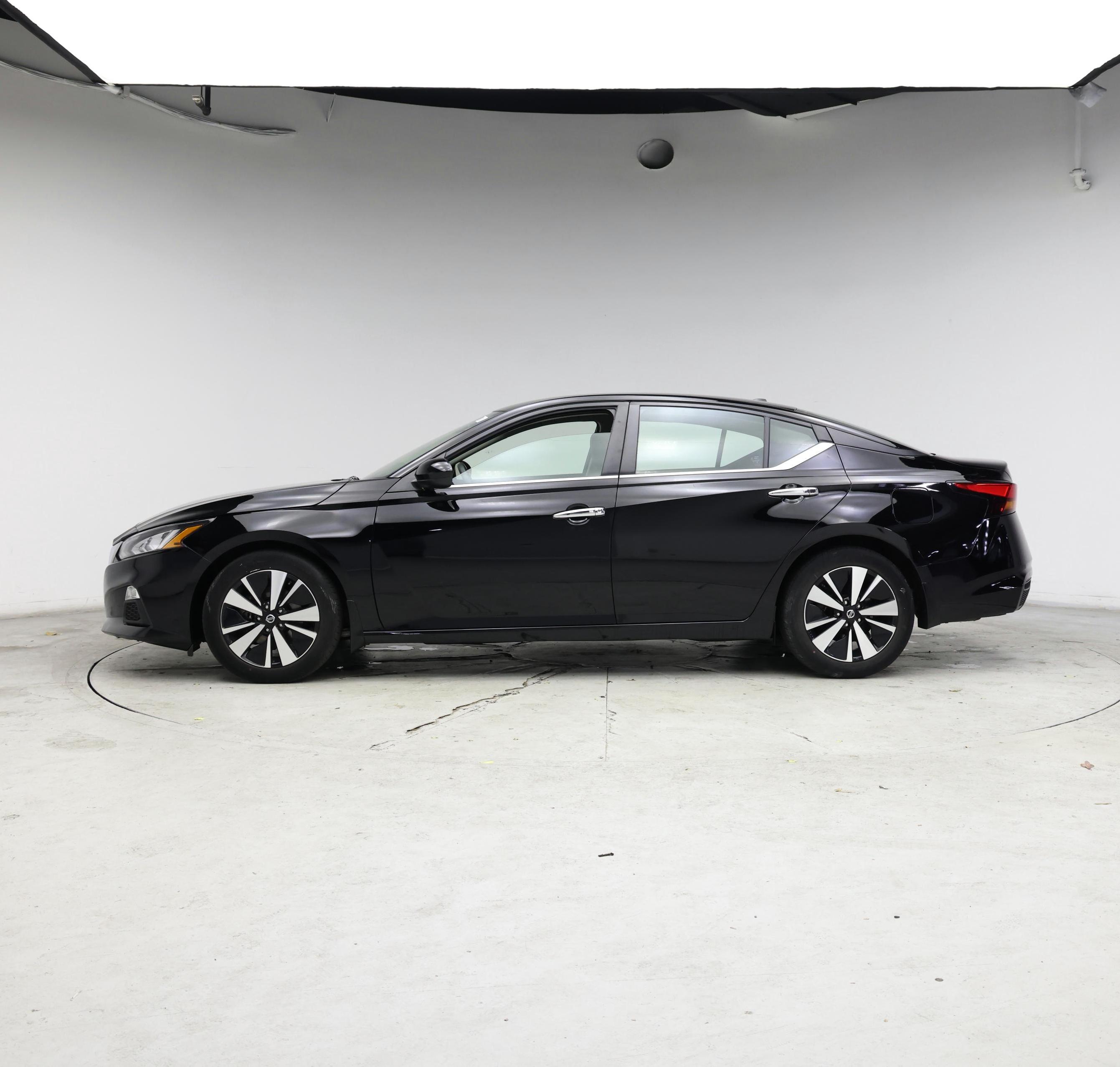 Thumbnail: 2022 Nissan Altima - 3