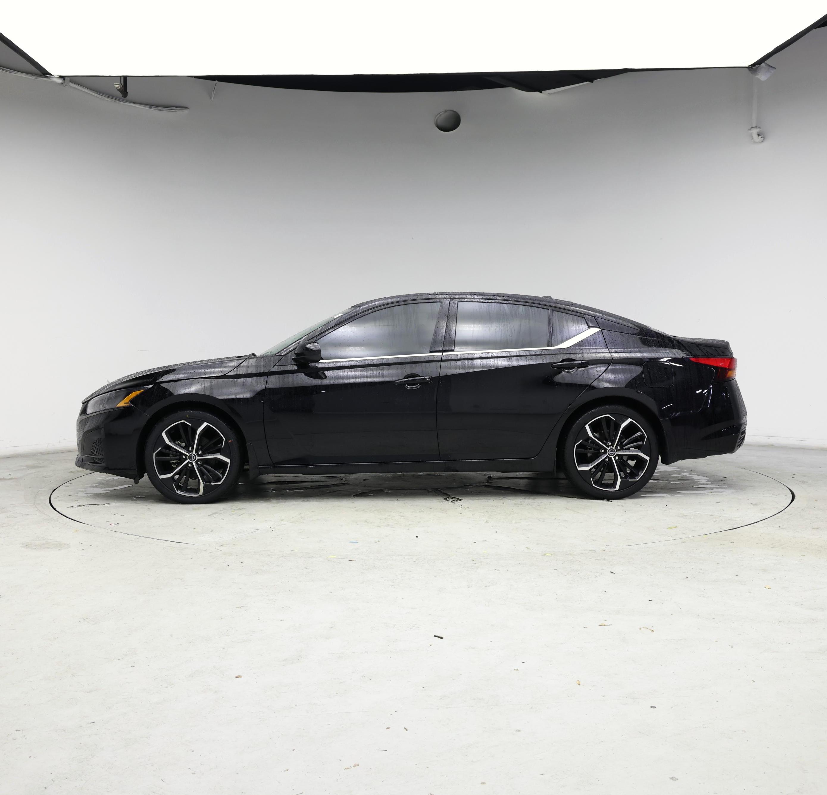 Thumbnail: 2023 Nissan Altima - 3